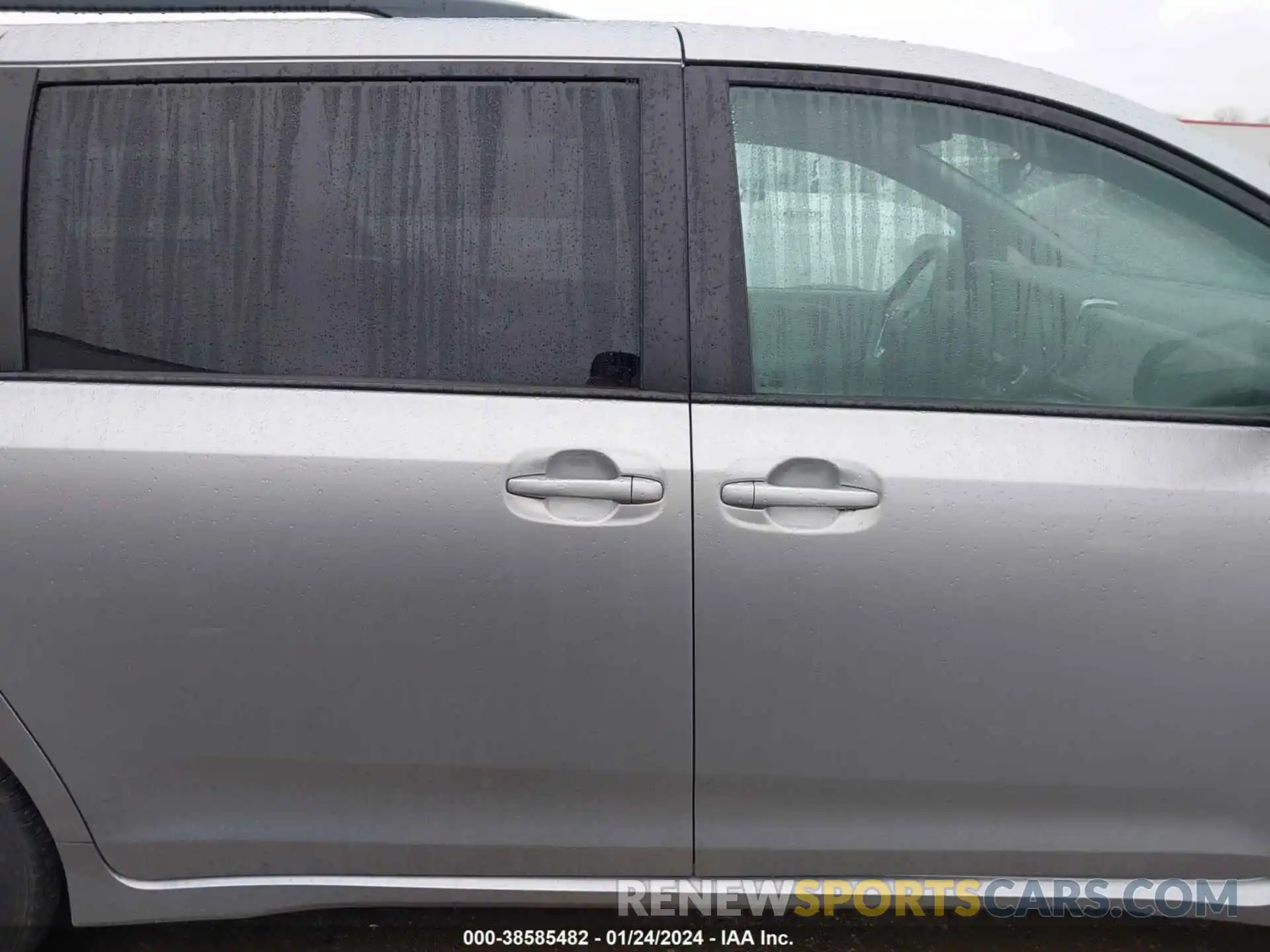 13 Photograph of a damaged car 5TDKZ3DC5KS012830 TOYOTA SIENNA 2019