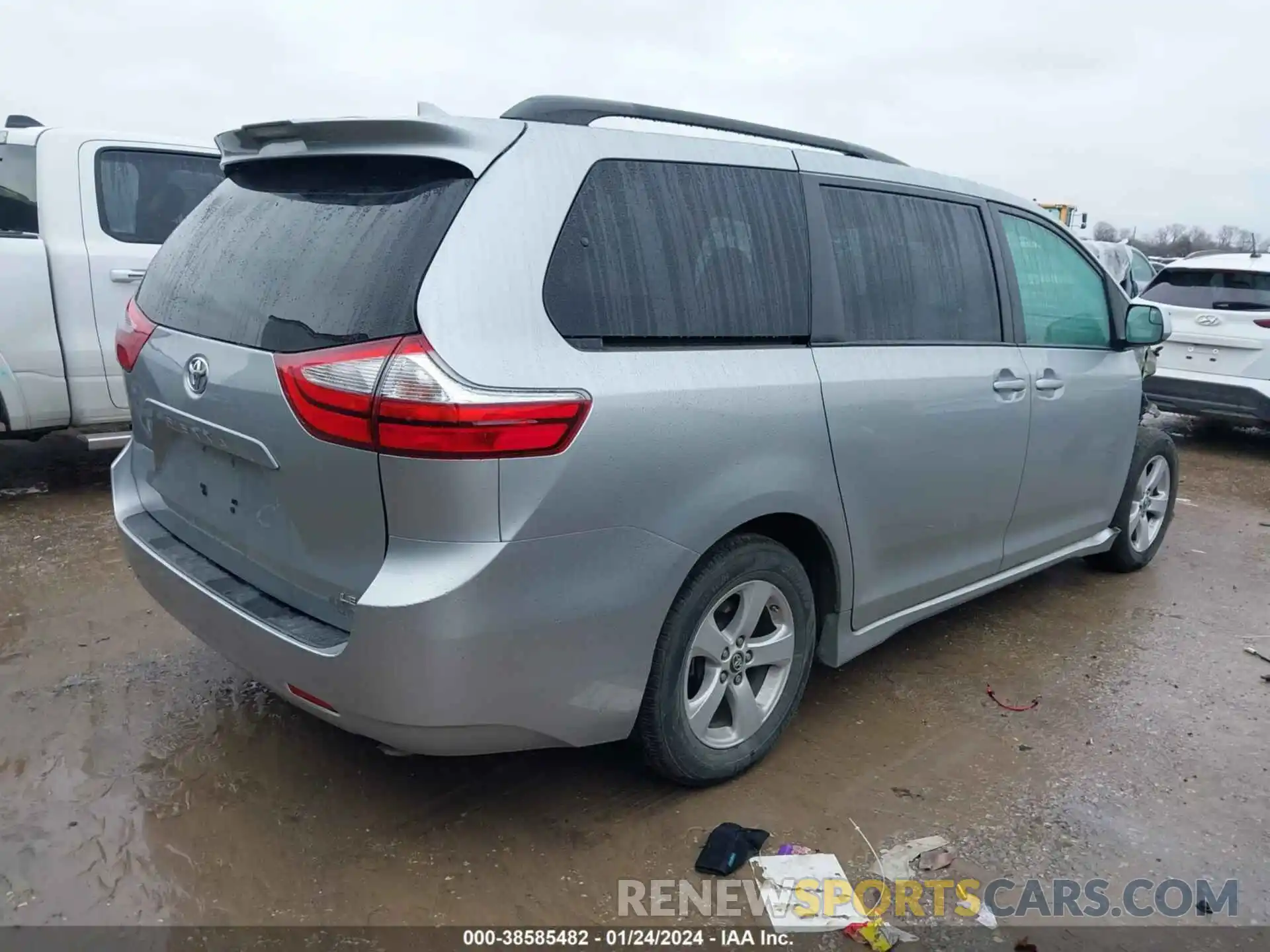 4 Фотография поврежденного автомобиля 5TDKZ3DC5KS012830 TOYOTA SIENNA 2019