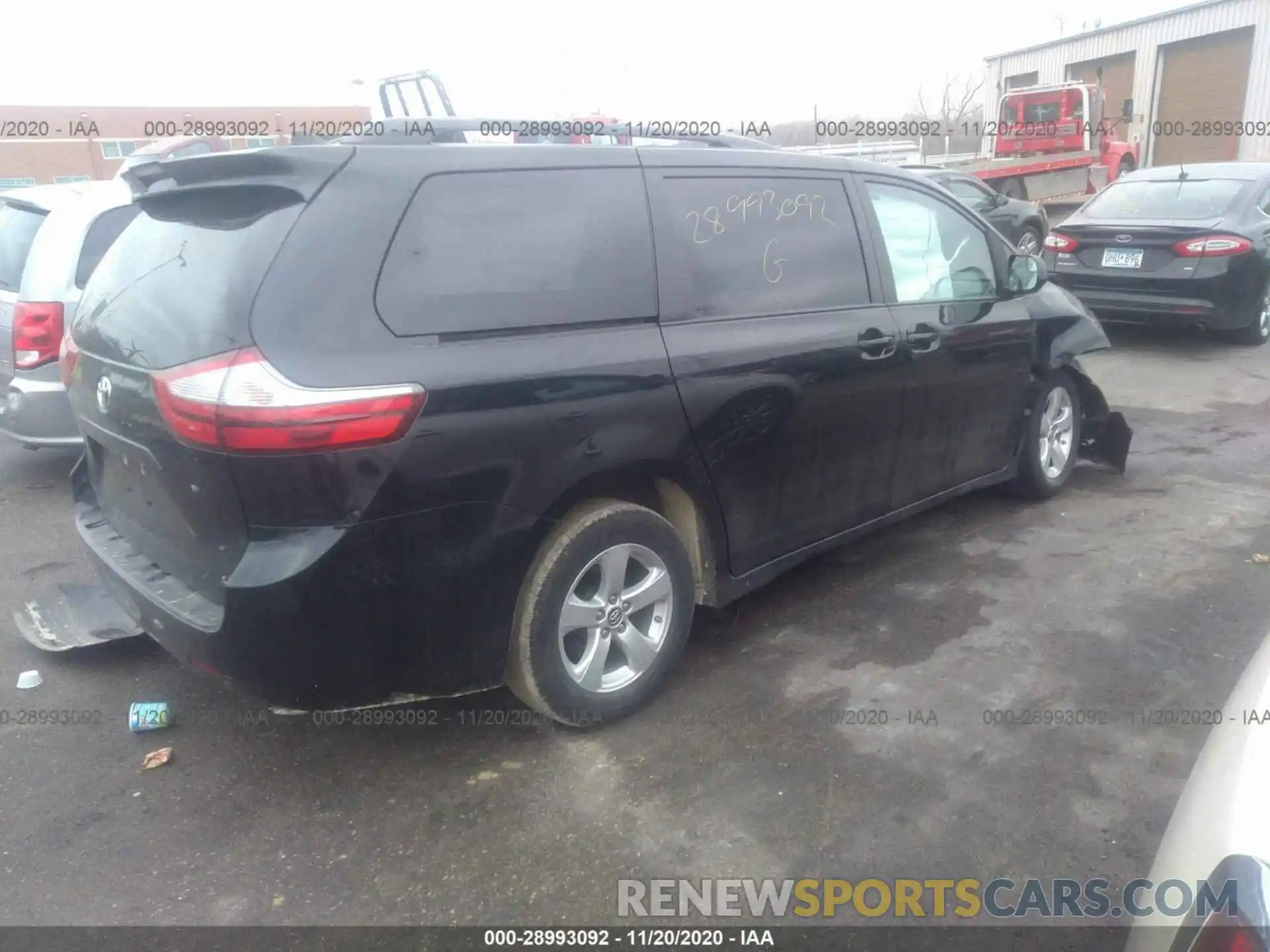 4 Фотография поврежденного автомобиля 5TDKZ3DC5KS013296 TOYOTA SIENNA 2019