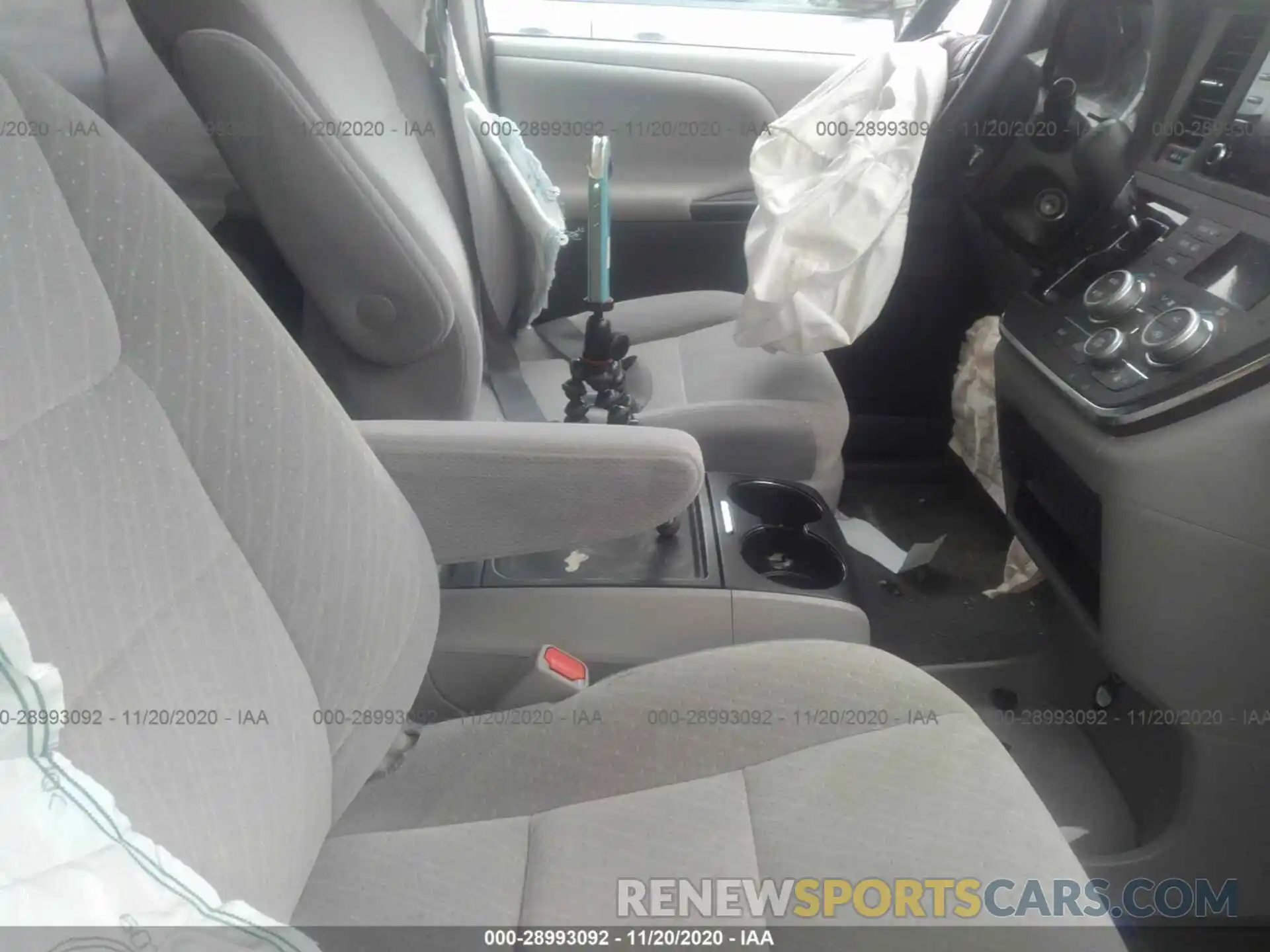 5 Photograph of a damaged car 5TDKZ3DC5KS013296 TOYOTA SIENNA 2019