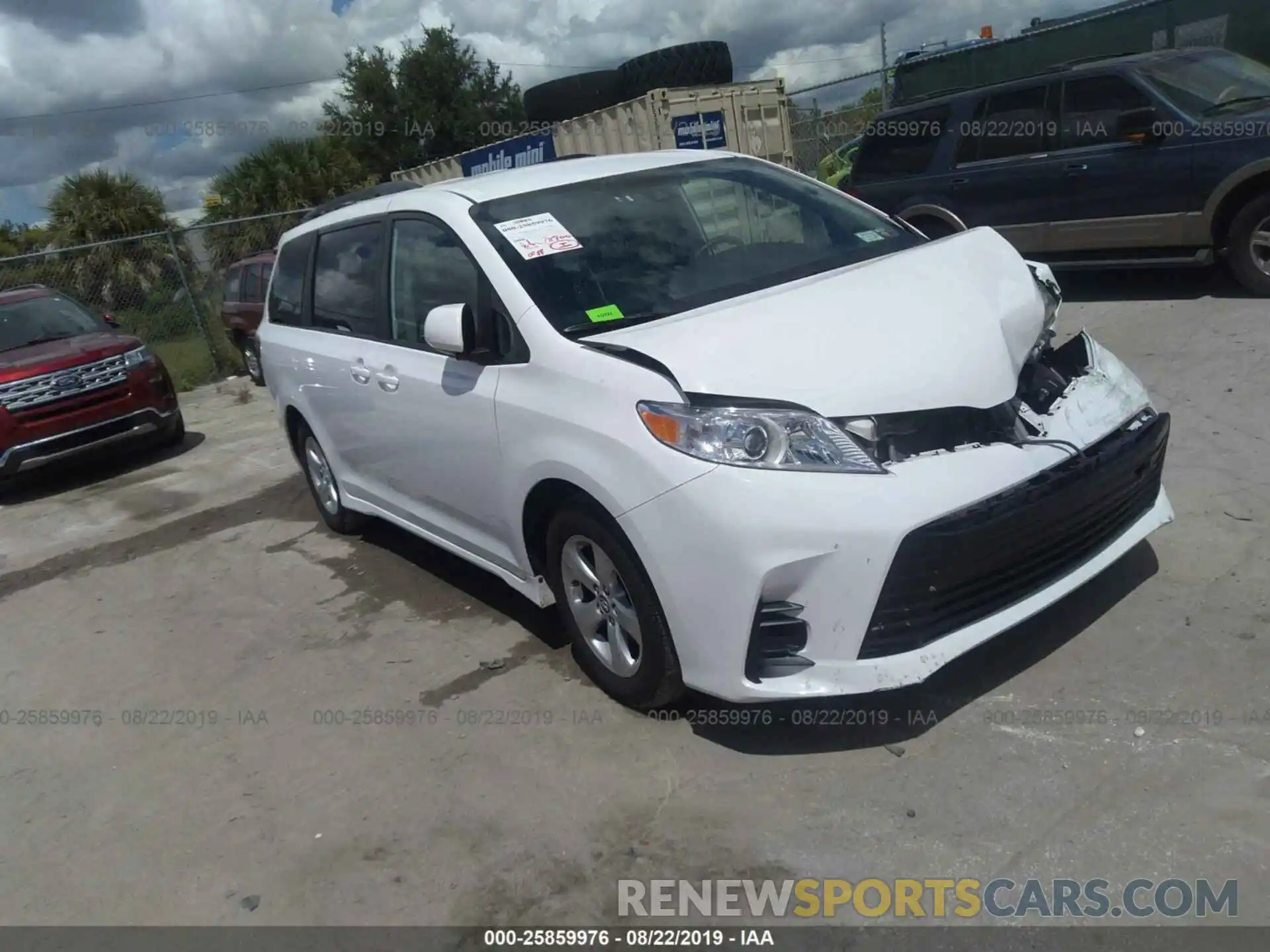 1 Photograph of a damaged car 5TDKZ3DC5KS016991 TOYOTA SIENNA 2019