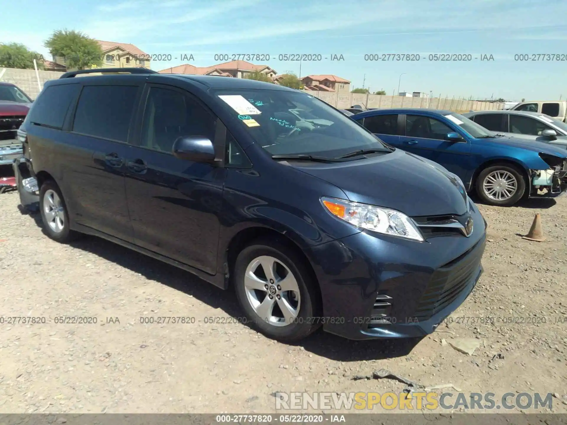 1 Photograph of a damaged car 5TDKZ3DC5KS019308 TOYOTA SIENNA 2019