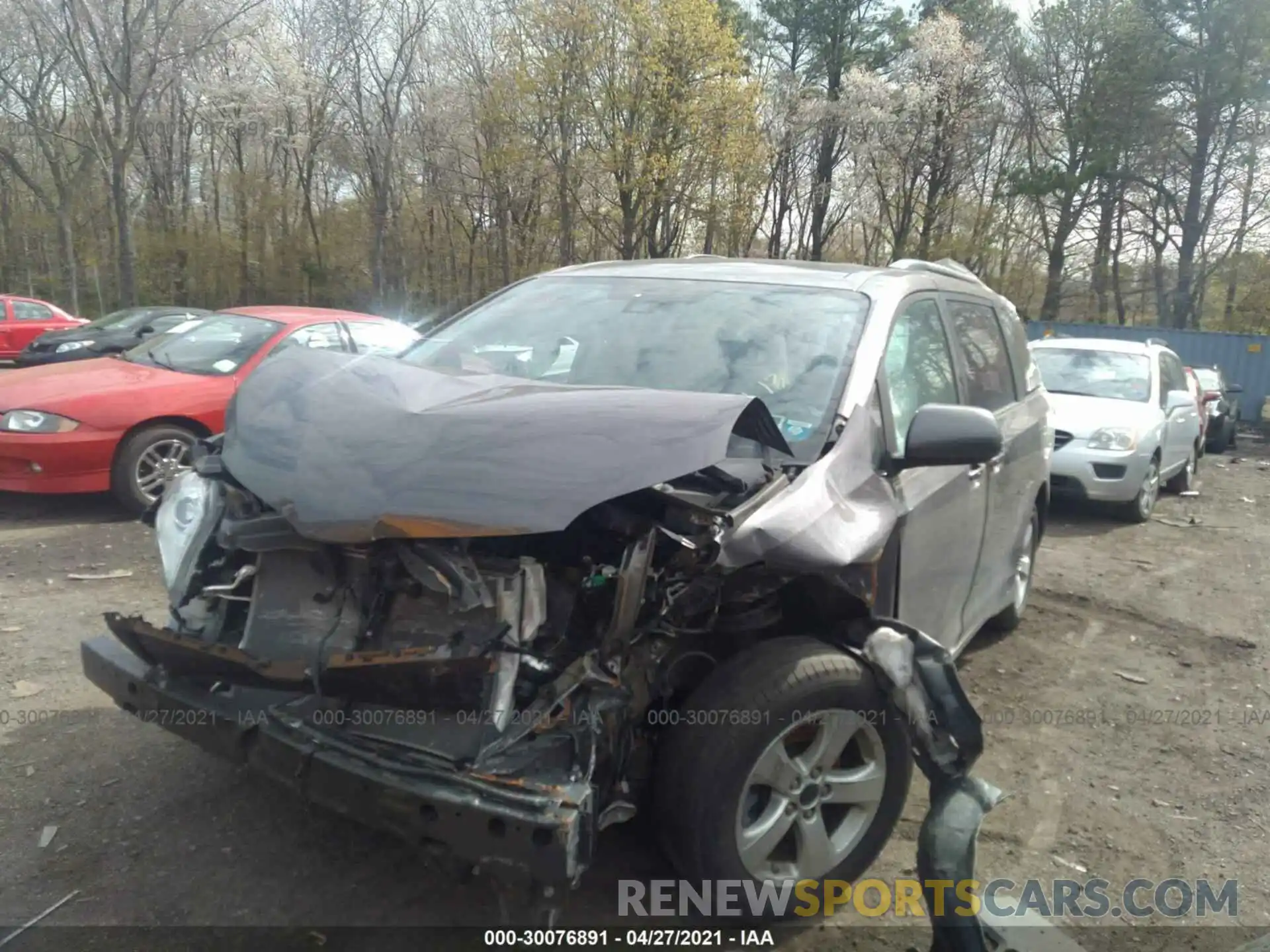 2 Photograph of a damaged car 5TDKZ3DC5KS020751 TOYOTA SIENNA 2019
