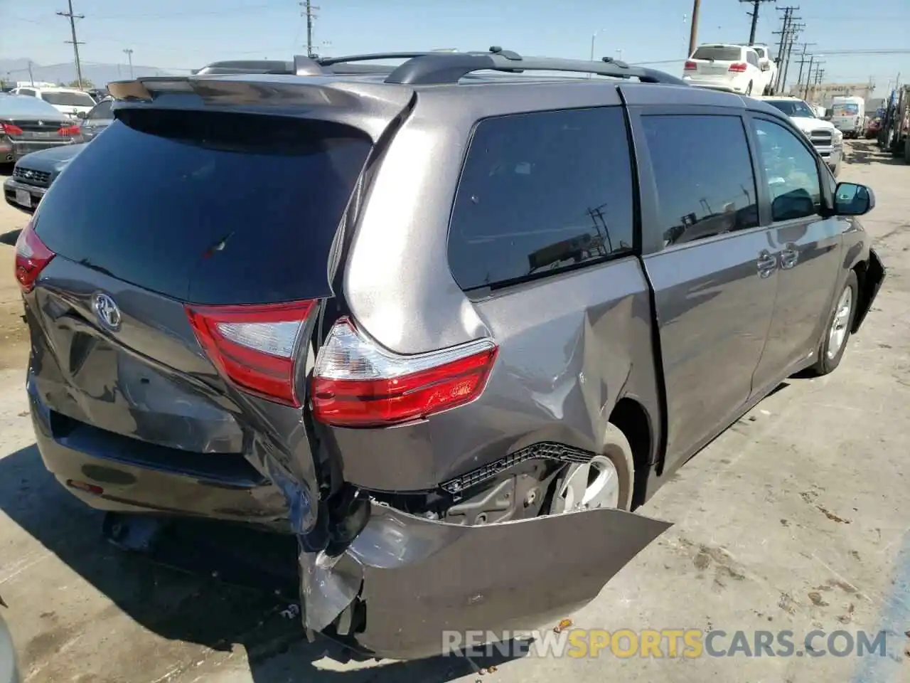 4 Фотография поврежденного автомобиля 5TDKZ3DC5KS020829 TOYOTA SIENNA 2019