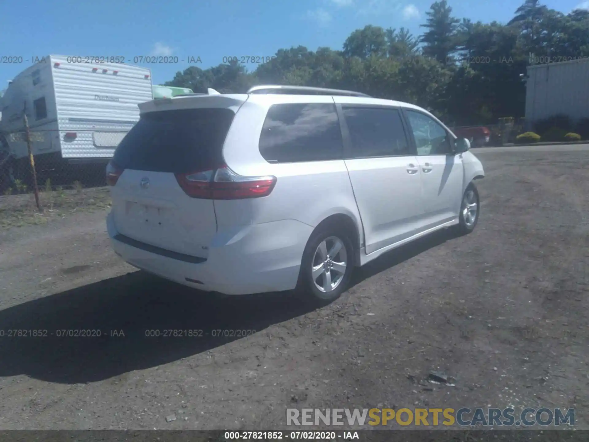 4 Фотография поврежденного автомобиля 5TDKZ3DC5KS967417 TOYOTA SIENNA 2019