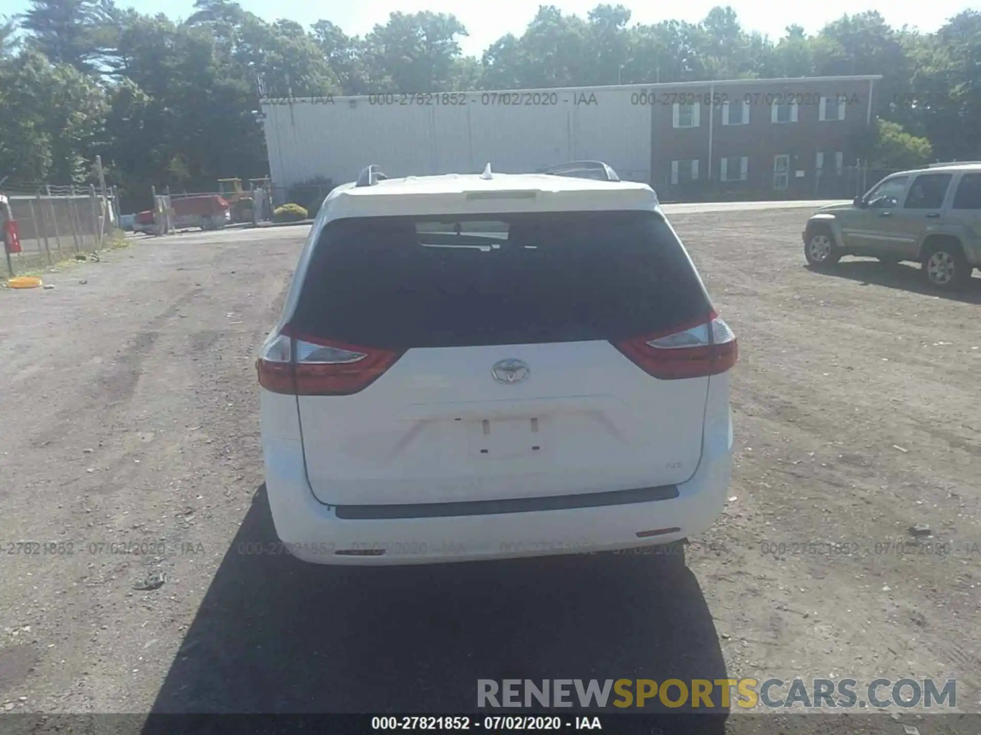 9 Photograph of a damaged car 5TDKZ3DC5KS967417 TOYOTA SIENNA 2019