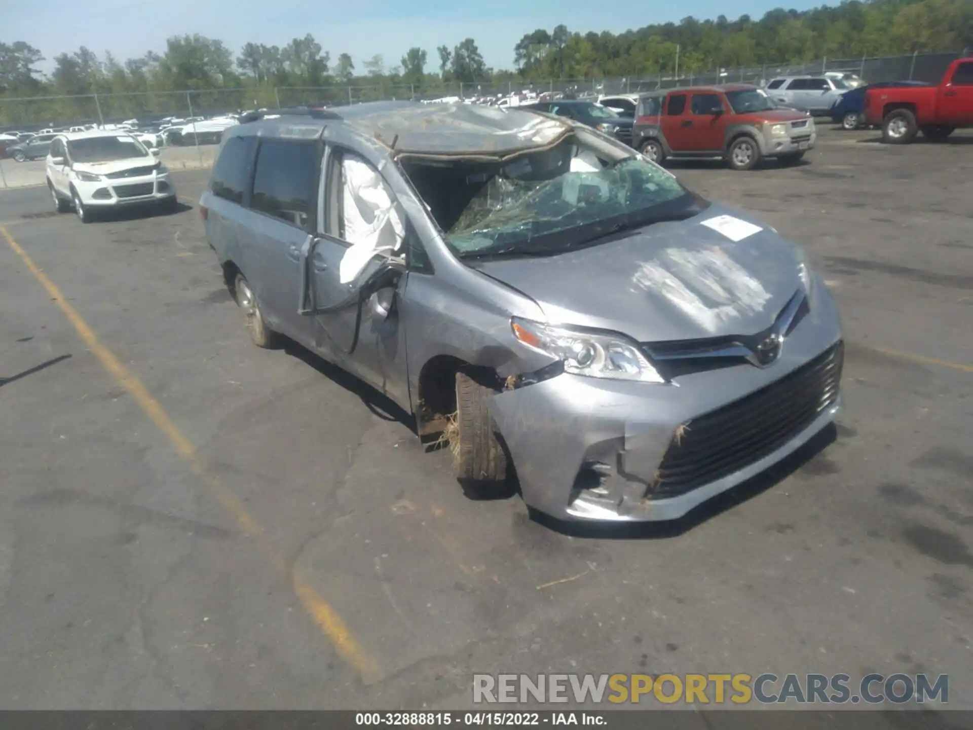 1 Photograph of a damaged car 5TDKZ3DC5KS967580 TOYOTA SIENNA 2019