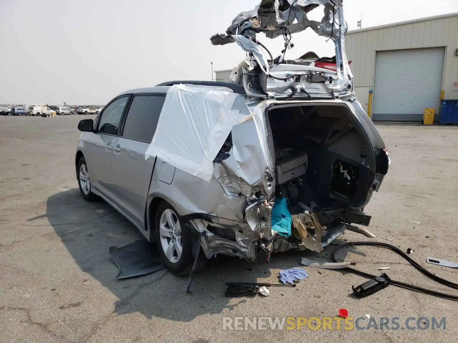 3 Photograph of a damaged car 5TDKZ3DC5KS968227 TOYOTA SIENNA 2019