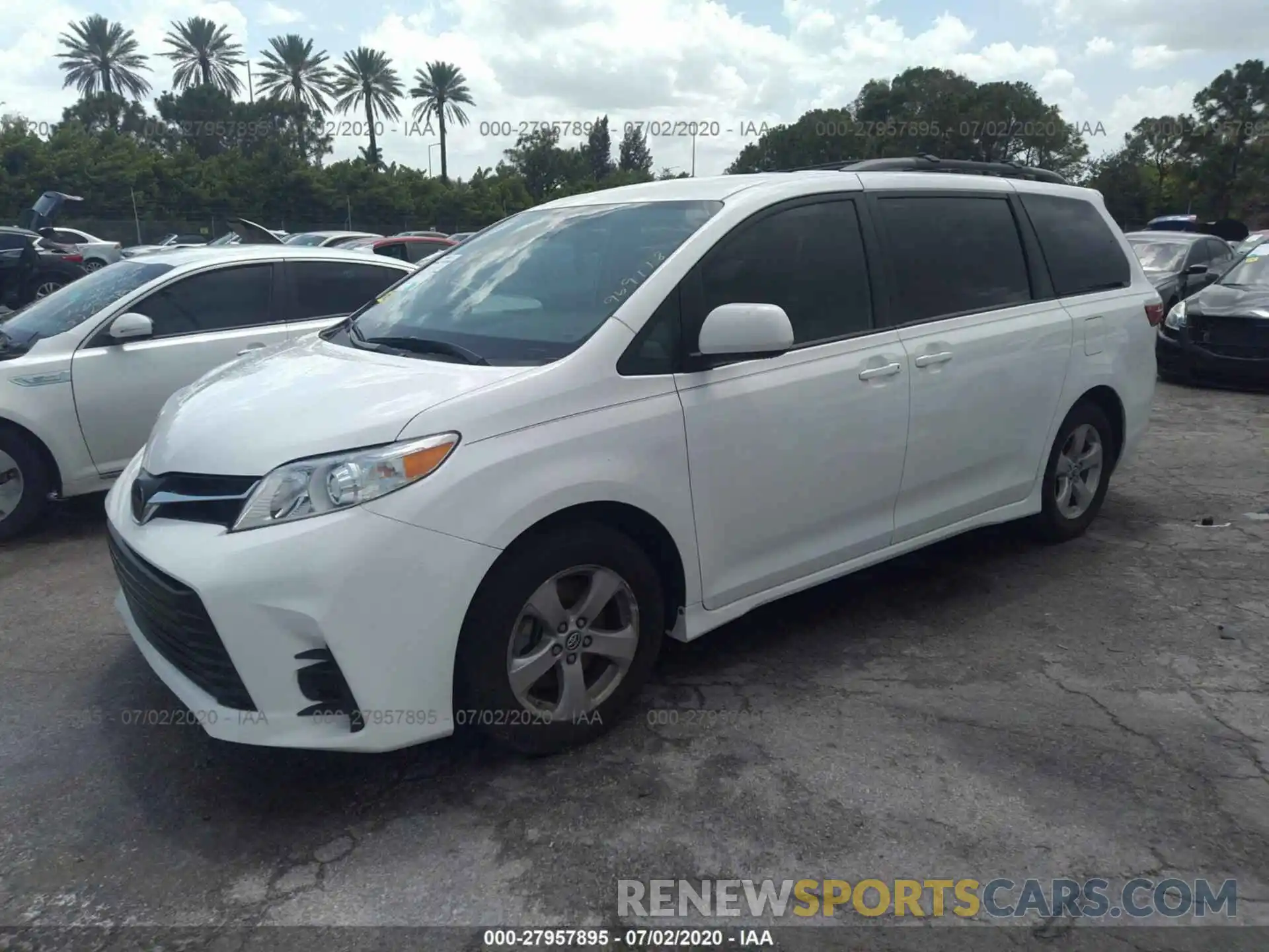 2 Photograph of a damaged car 5TDKZ3DC5KS969118 TOYOTA SIENNA 2019