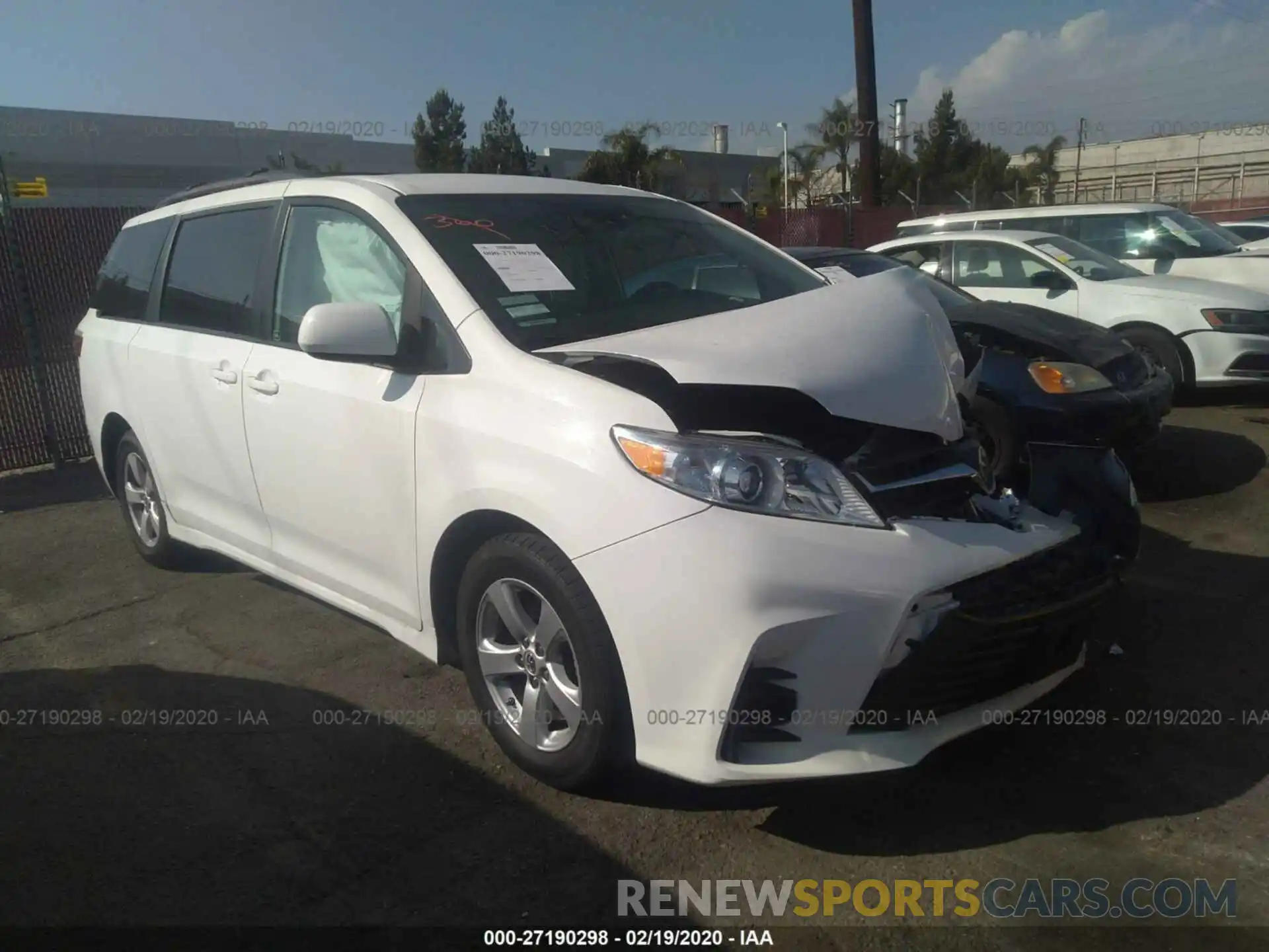 1 Photograph of a damaged car 5TDKZ3DC5KS970818 TOYOTA SIENNA 2019