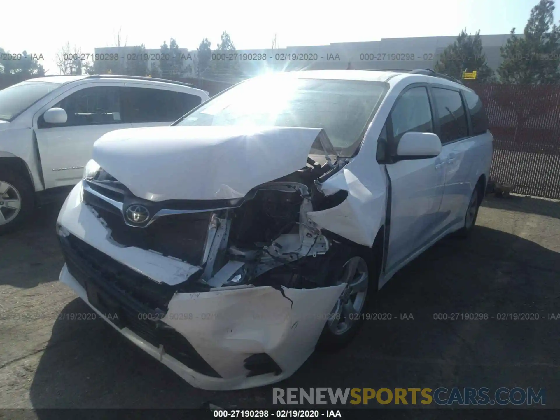 2 Photograph of a damaged car 5TDKZ3DC5KS970818 TOYOTA SIENNA 2019