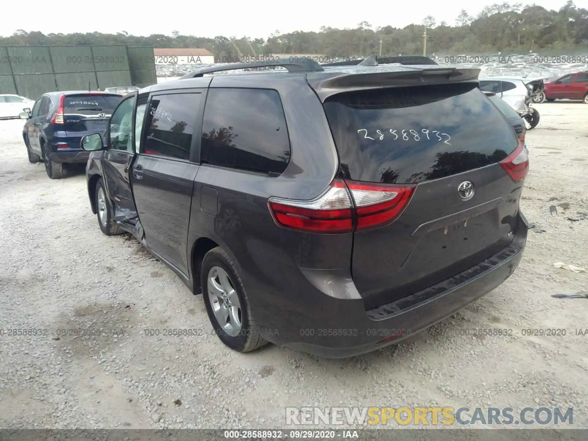 3 Photograph of a damaged car 5TDKZ3DC5KS973279 TOYOTA SIENNA 2019