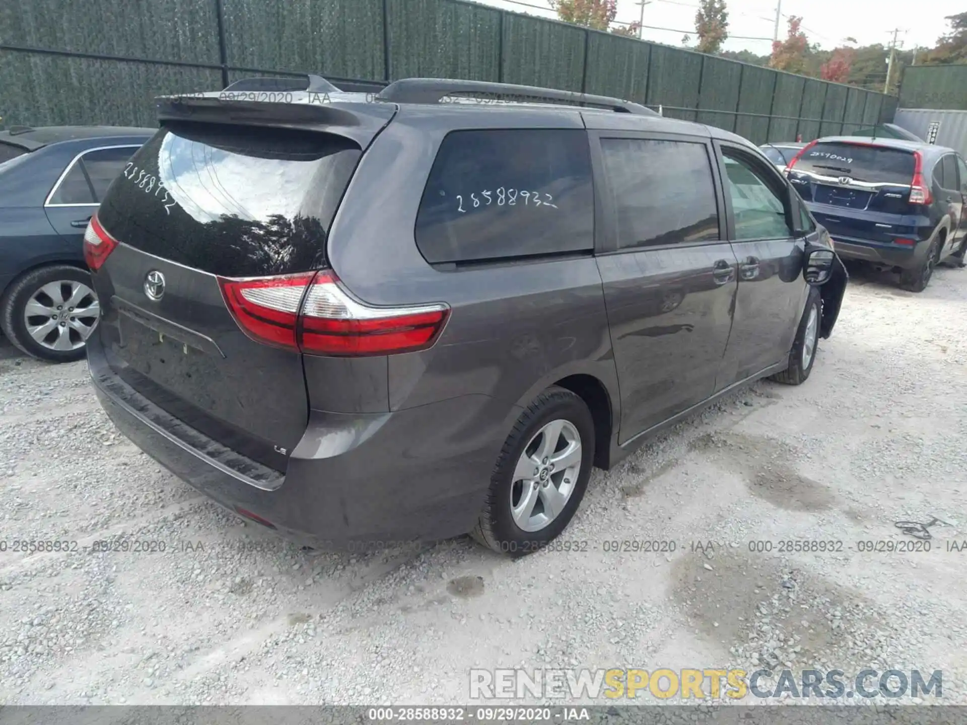 4 Фотография поврежденного автомобиля 5TDKZ3DC5KS973279 TOYOTA SIENNA 2019