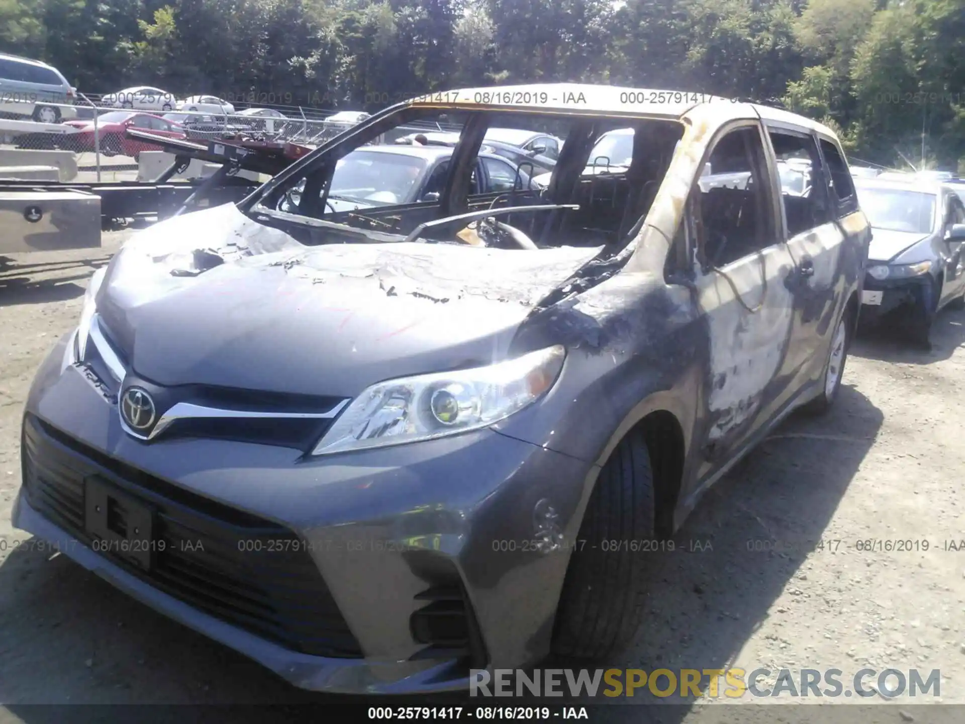 2 Photograph of a damaged car 5TDKZ3DC5KS976506 TOYOTA SIENNA 2019