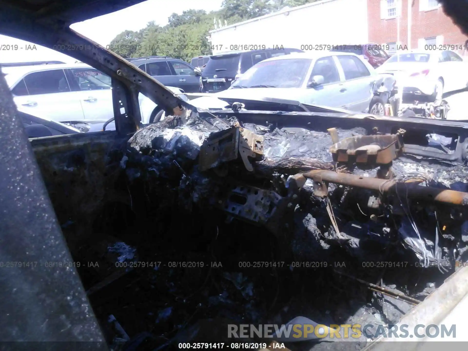 5 Photograph of a damaged car 5TDKZ3DC5KS976506 TOYOTA SIENNA 2019