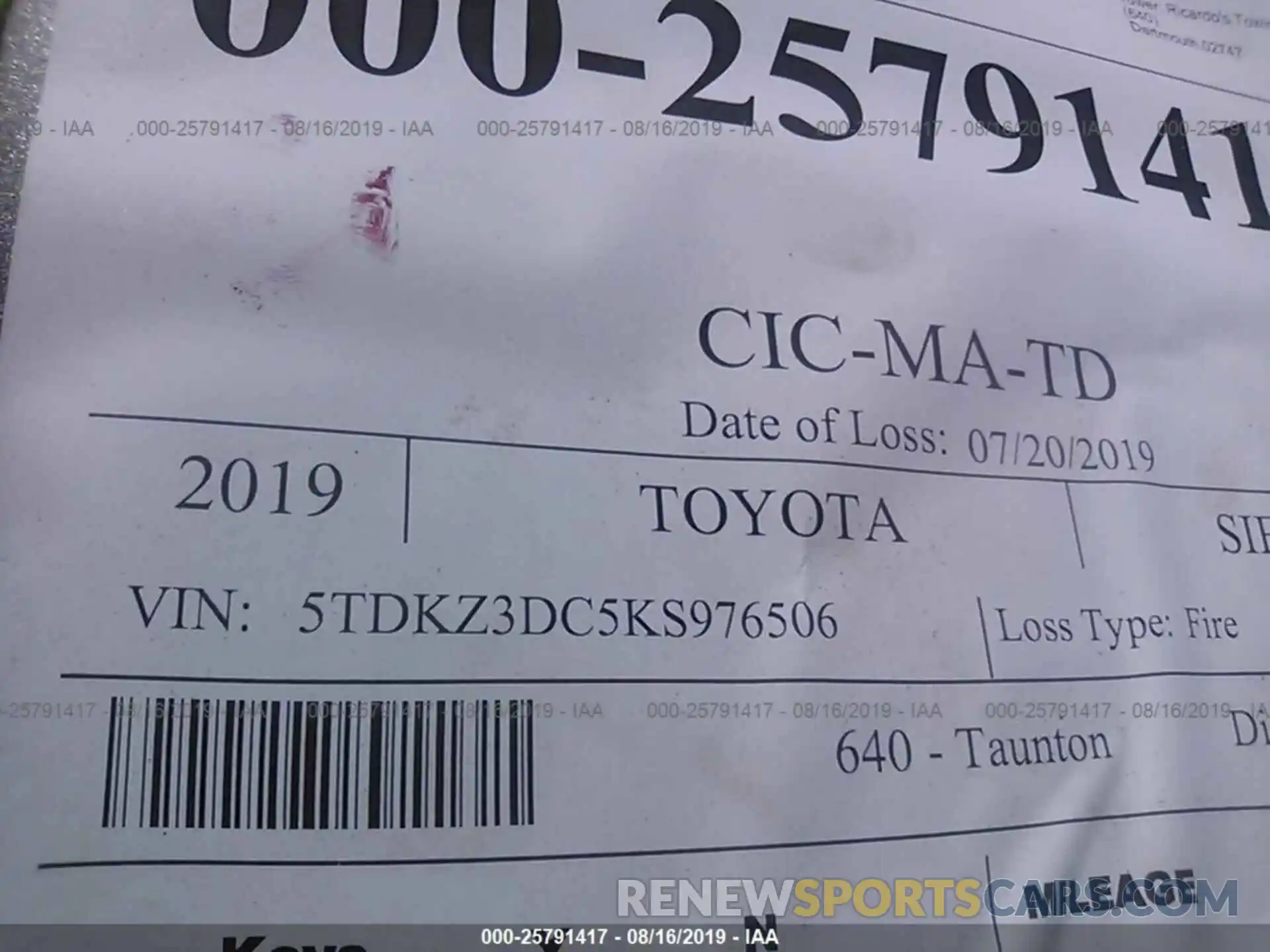 9 Photograph of a damaged car 5TDKZ3DC5KS976506 TOYOTA SIENNA 2019