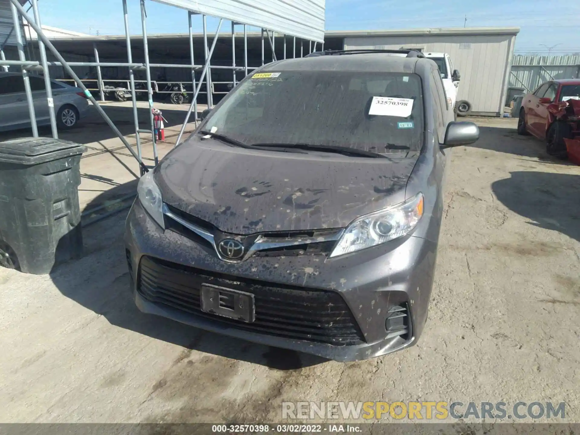 6 Photograph of a damaged car 5TDKZ3DC5KS976974 TOYOTA SIENNA 2019