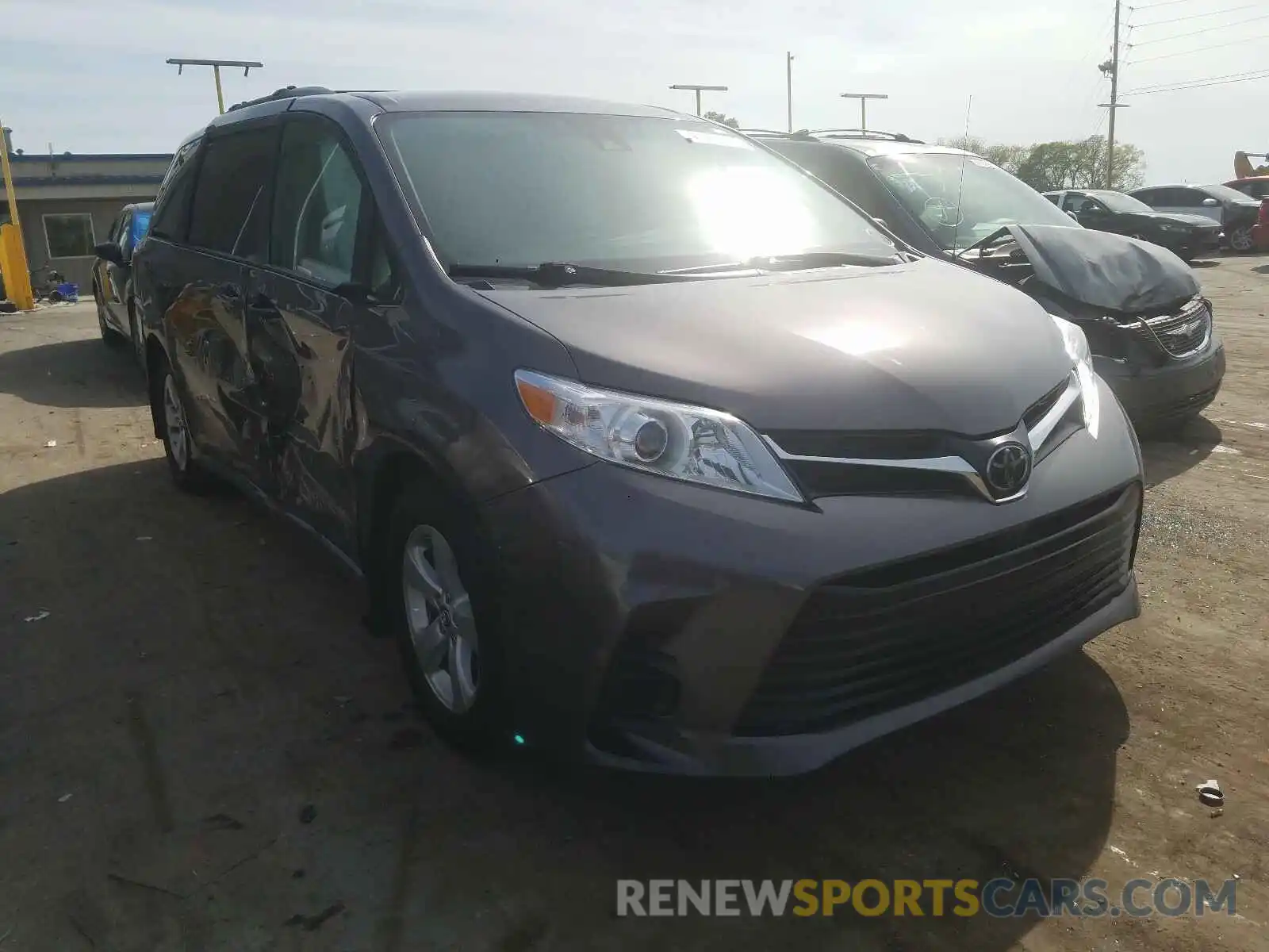 1 Photograph of a damaged car 5TDKZ3DC5KS983357 TOYOTA SIENNA 2019