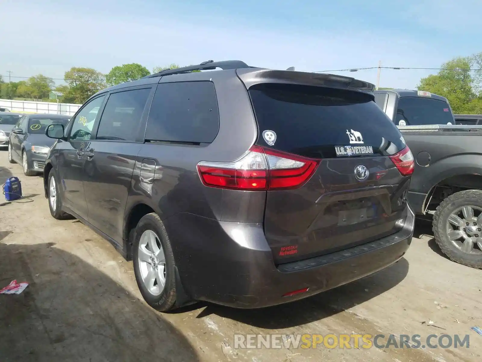 3 Photograph of a damaged car 5TDKZ3DC5KS983357 TOYOTA SIENNA 2019