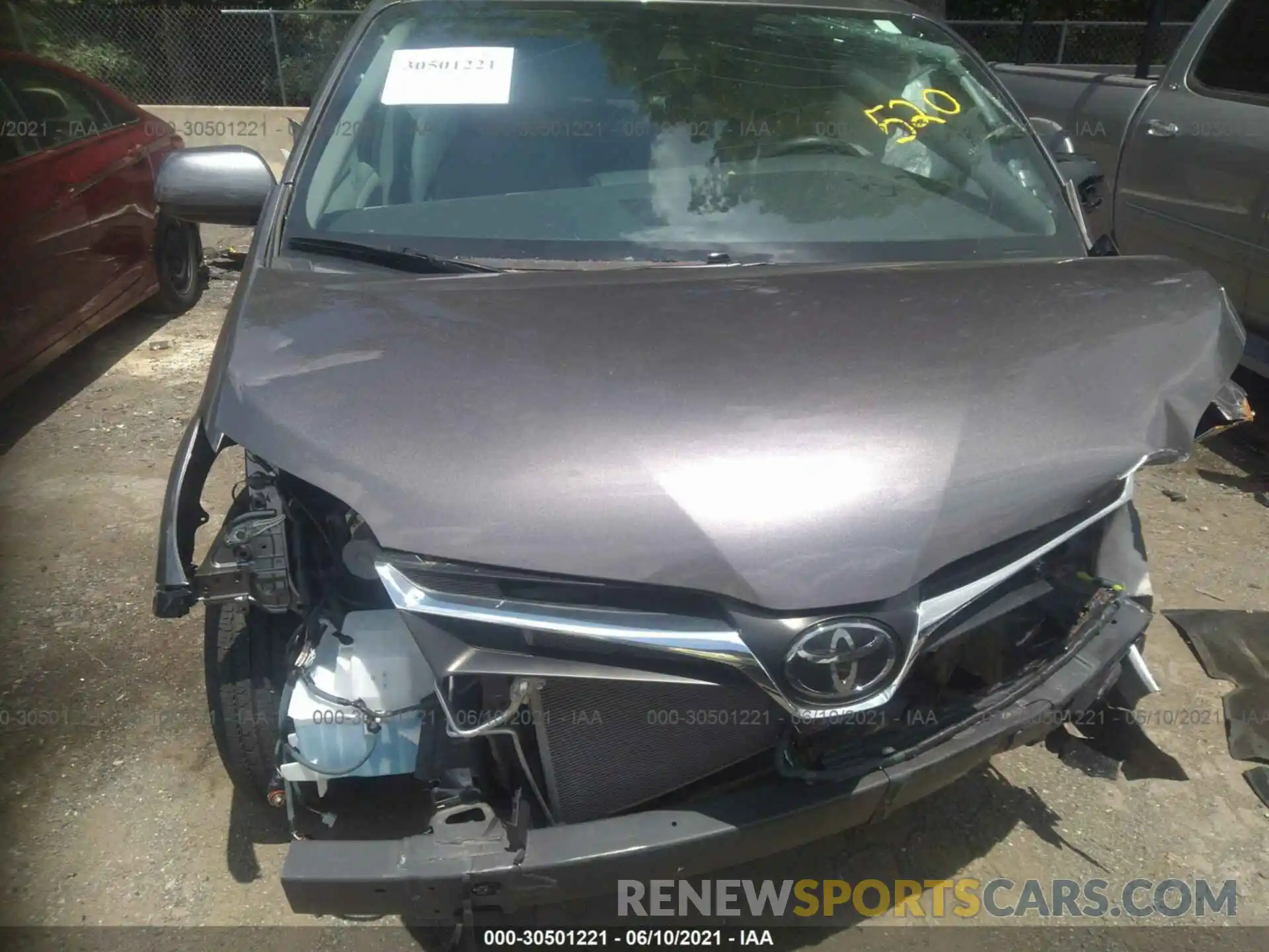 10 Photograph of a damaged car 5TDKZ3DC5KS987375 TOYOTA SIENNA 2019