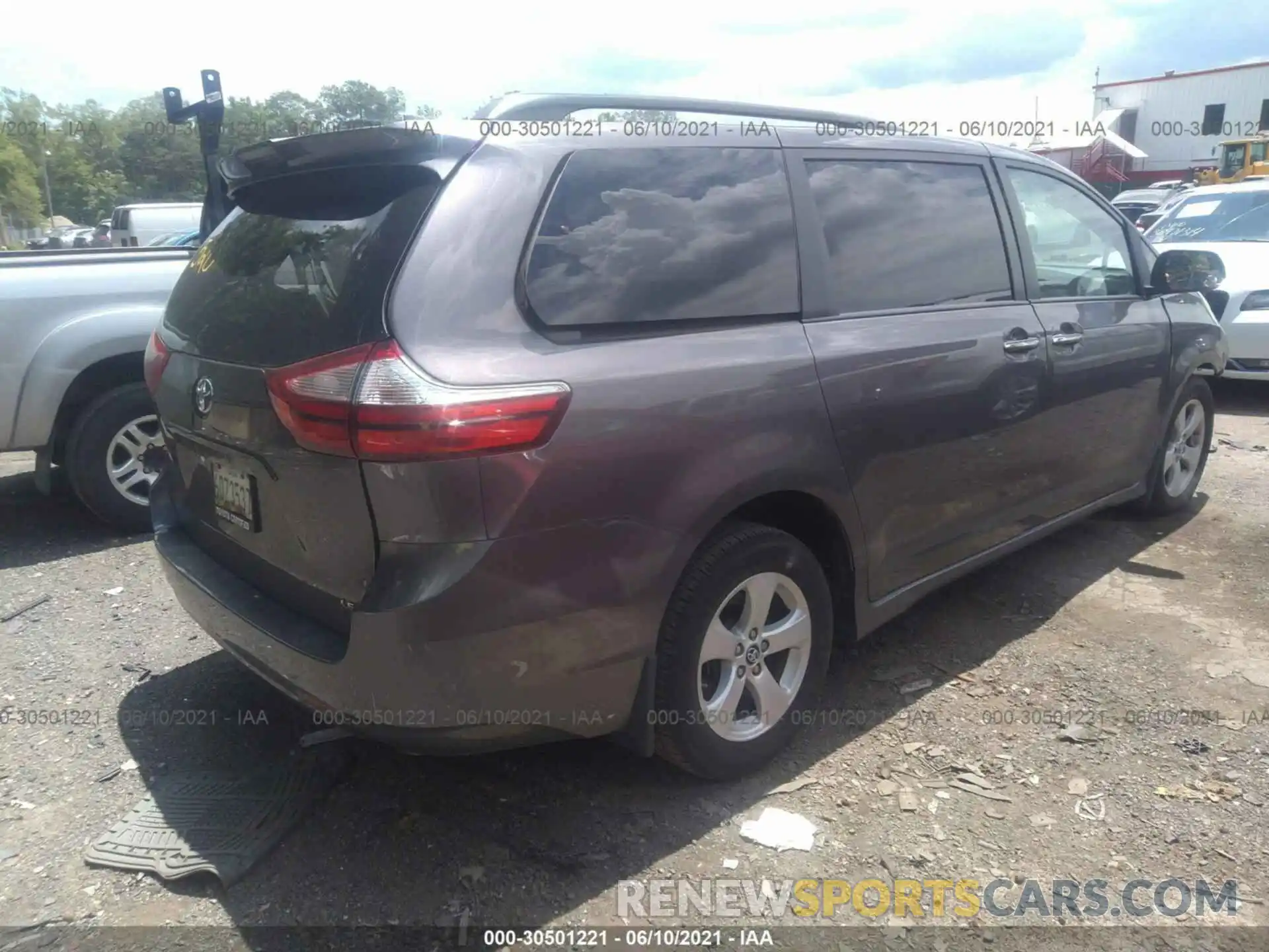 4 Фотография поврежденного автомобиля 5TDKZ3DC5KS987375 TOYOTA SIENNA 2019