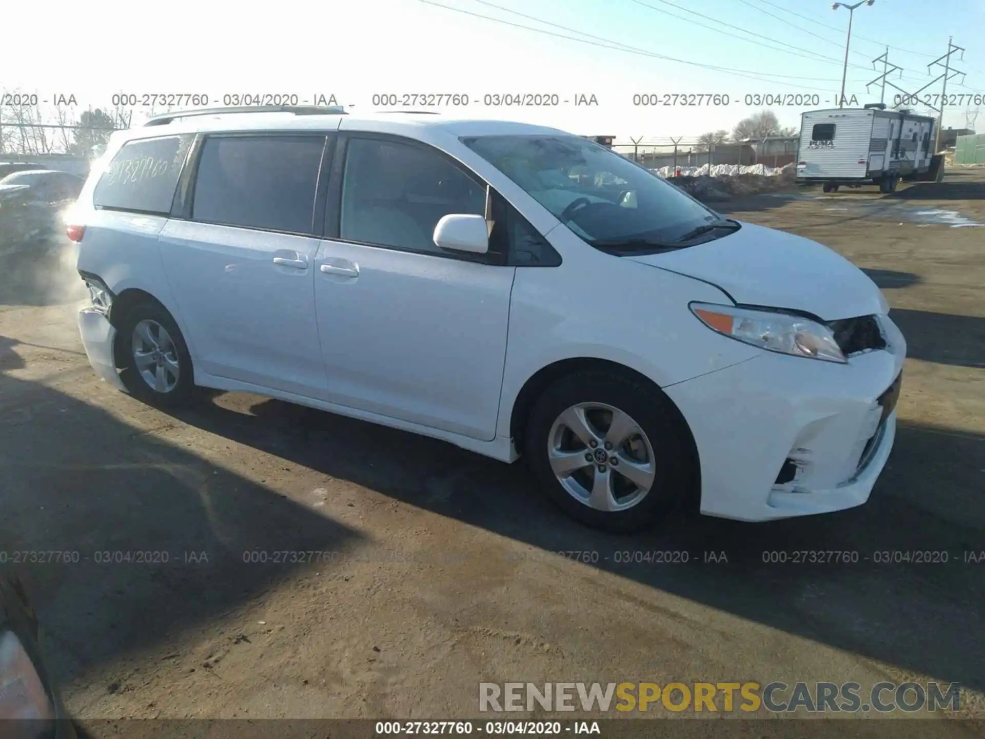 1 Photograph of a damaged car 5TDKZ3DC5KS988445 TOYOTA SIENNA 2019