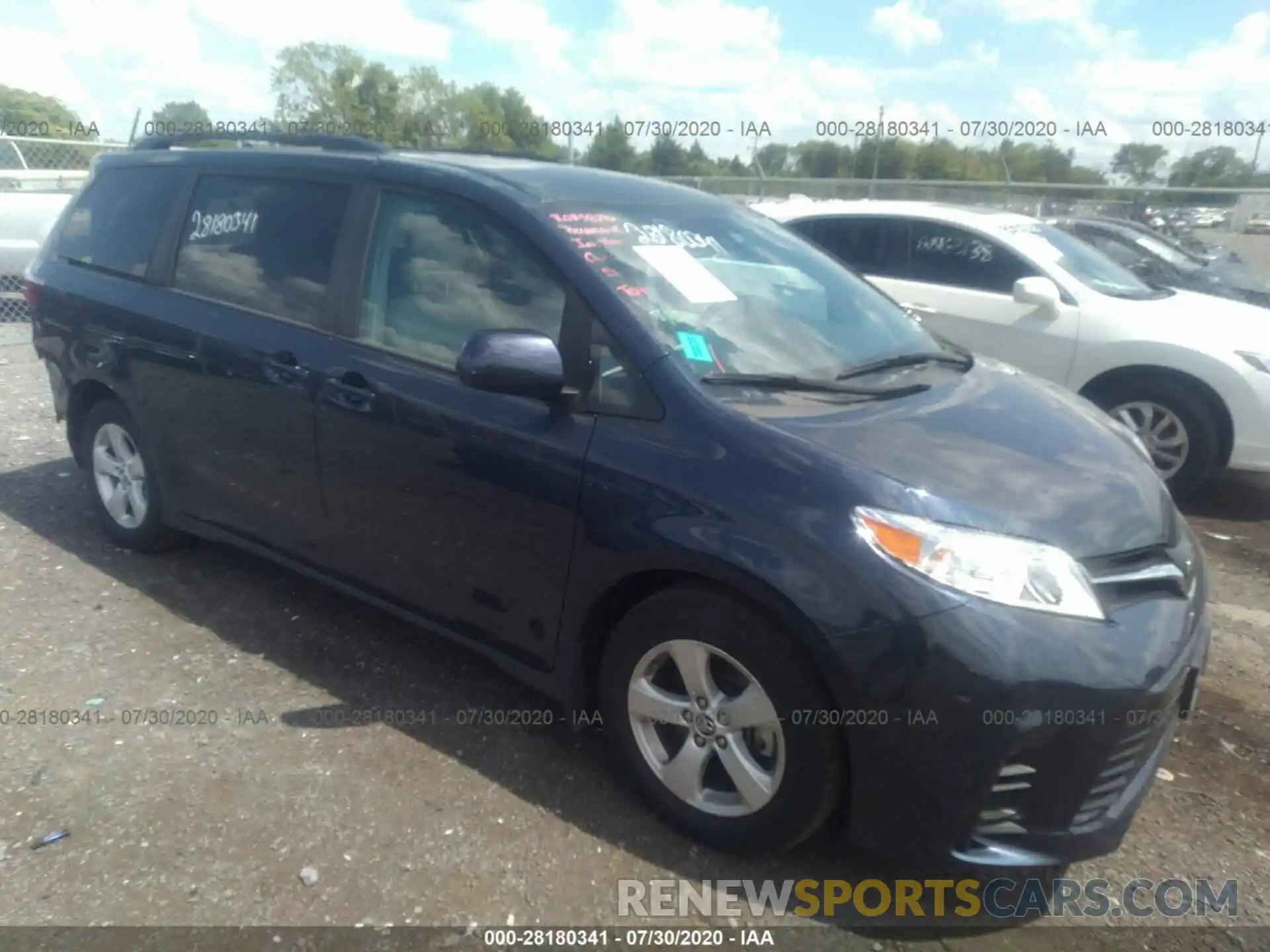 1 Photograph of a damaged car 5TDKZ3DC5KS989420 TOYOTA SIENNA 2019