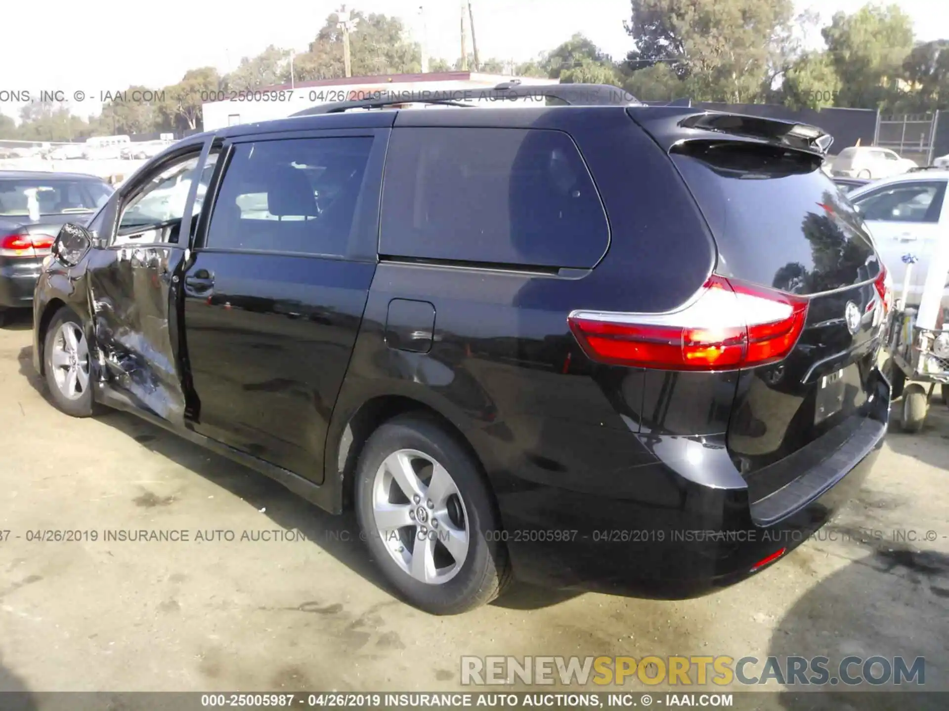 3 Photograph of a damaged car 5TDKZ3DC5KS999526 TOYOTA SIENNA 2019