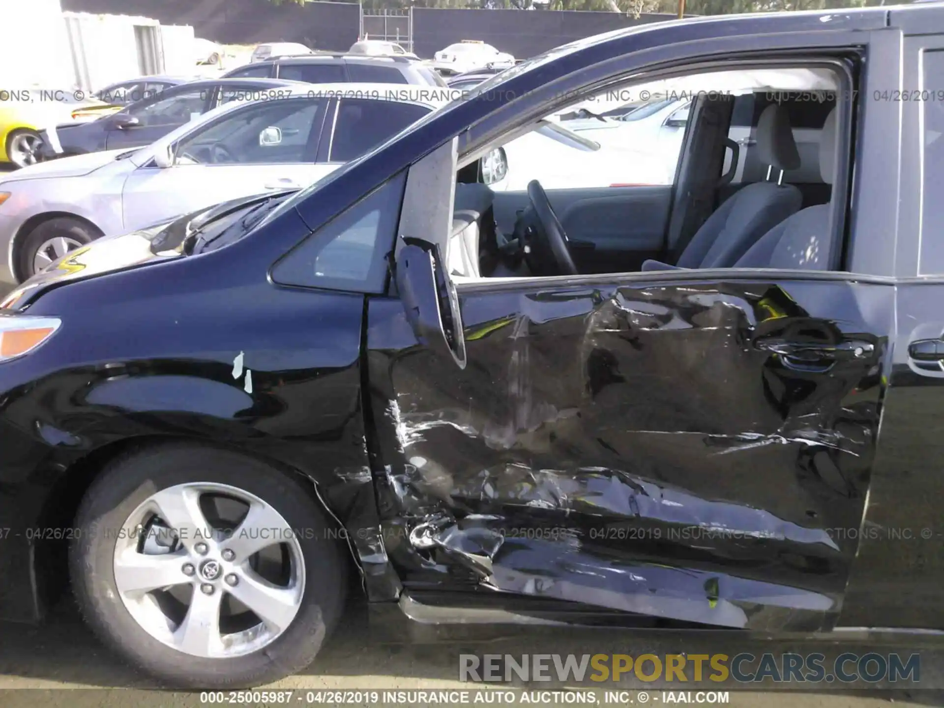 6 Photograph of a damaged car 5TDKZ3DC5KS999526 TOYOTA SIENNA 2019