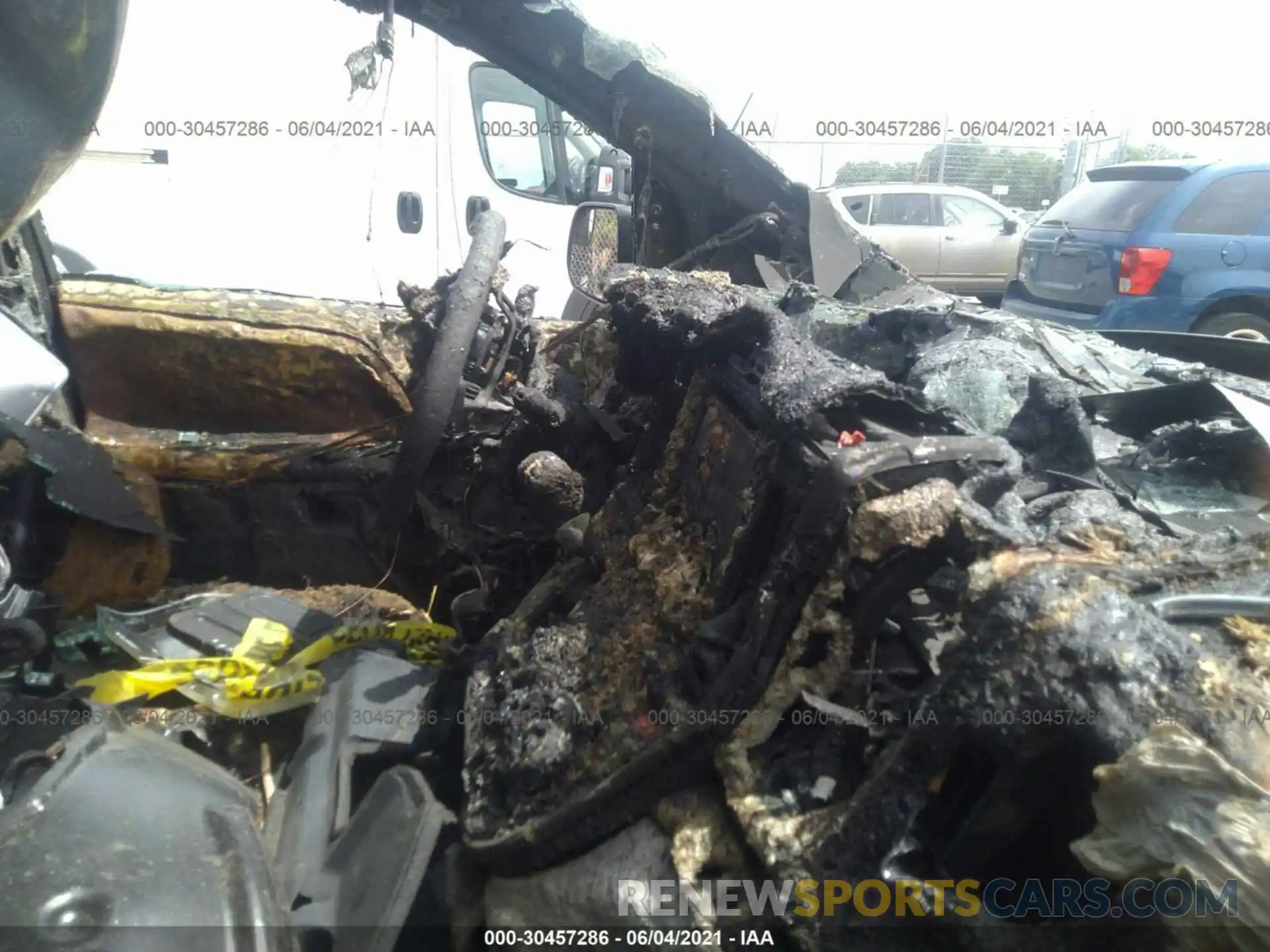 5 Photograph of a damaged car 5TDKZ3DC6KS002288 TOYOTA SIENNA 2019