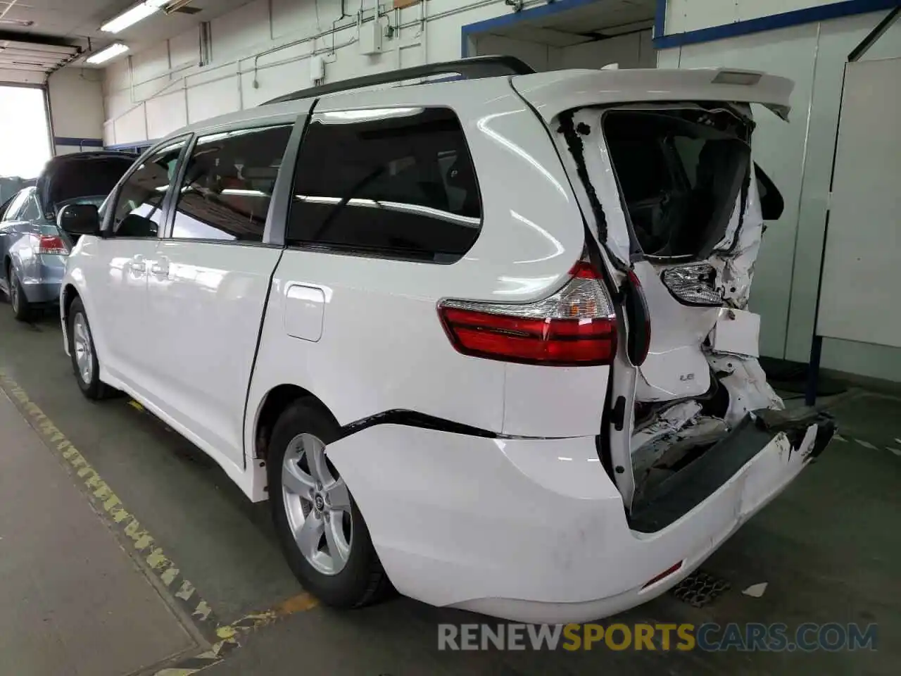 3 Photograph of a damaged car 5TDKZ3DC6KS002386 TOYOTA SIENNA 2019