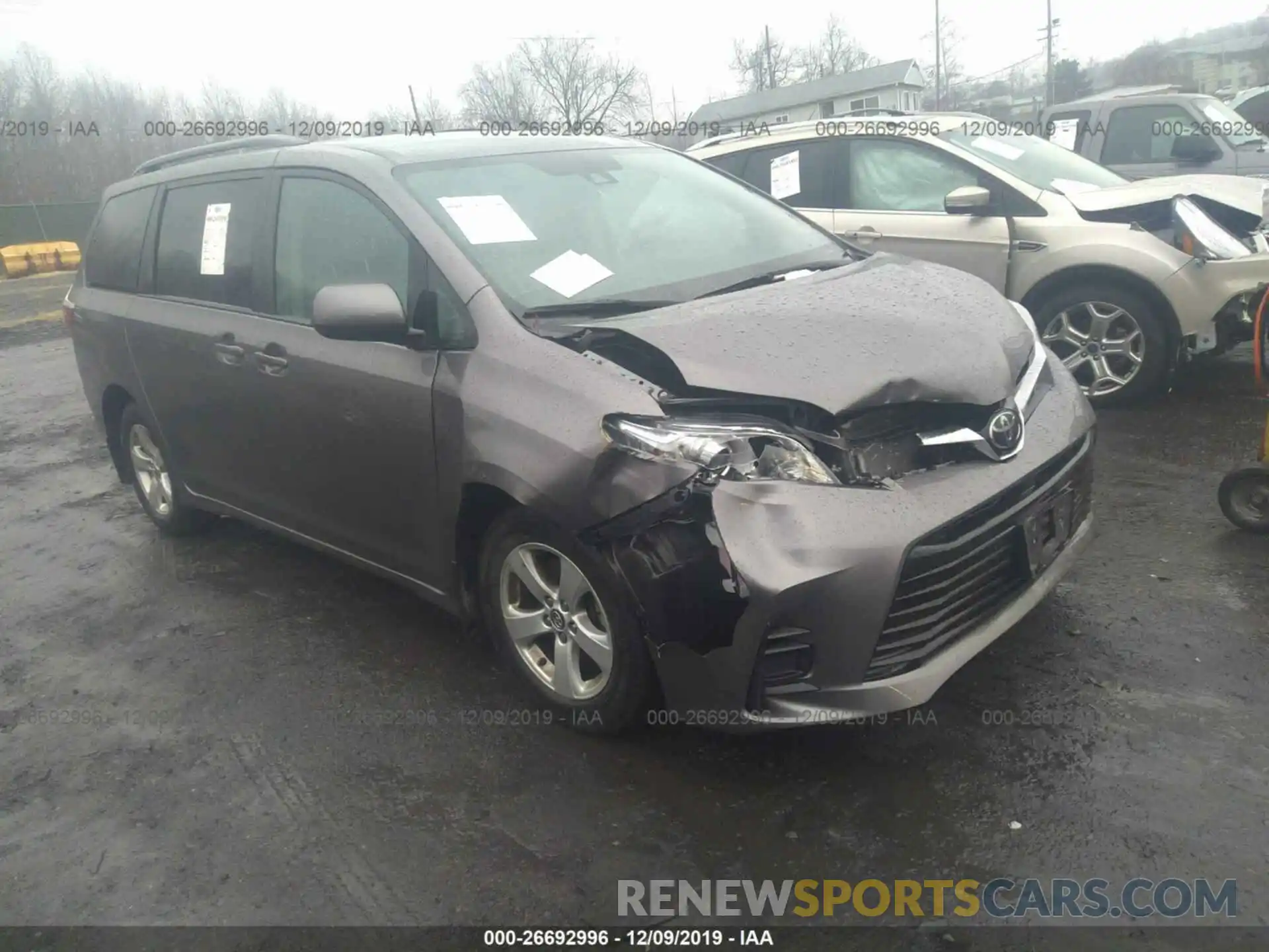 1 Photograph of a damaged car 5TDKZ3DC6KS006731 TOYOTA SIENNA 2019