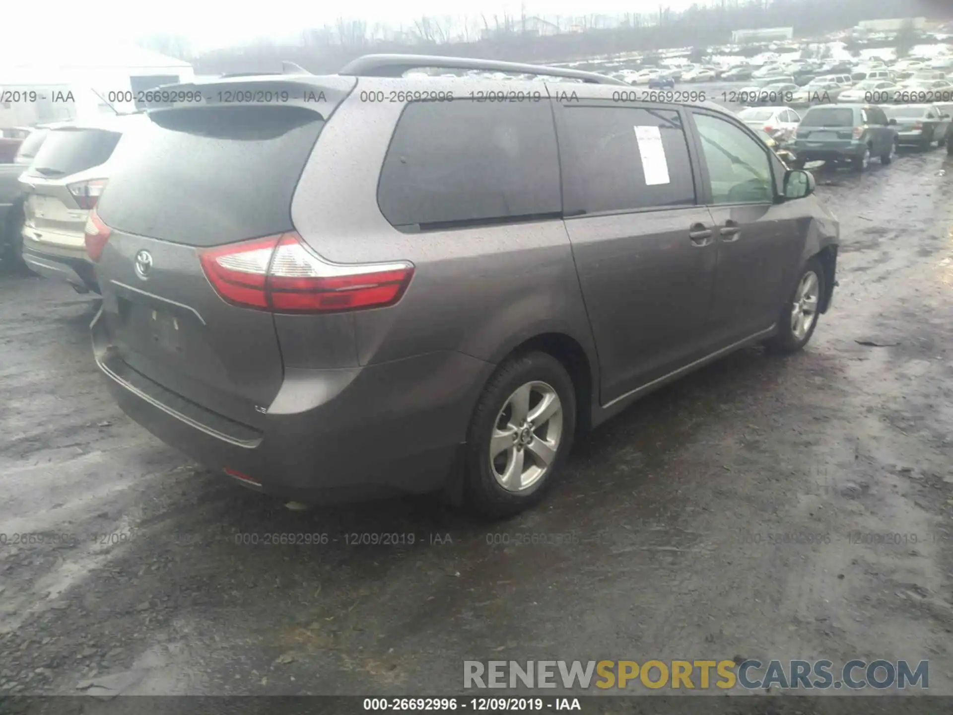 4 Photograph of a damaged car 5TDKZ3DC6KS006731 TOYOTA SIENNA 2019