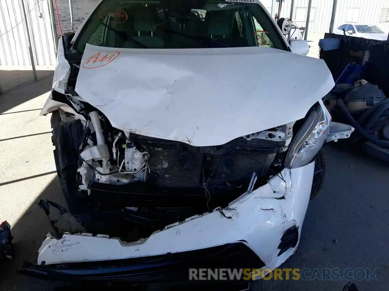 7 Photograph of a damaged car 5TDKZ3DC6KS007927 TOYOTA SIENNA 2019