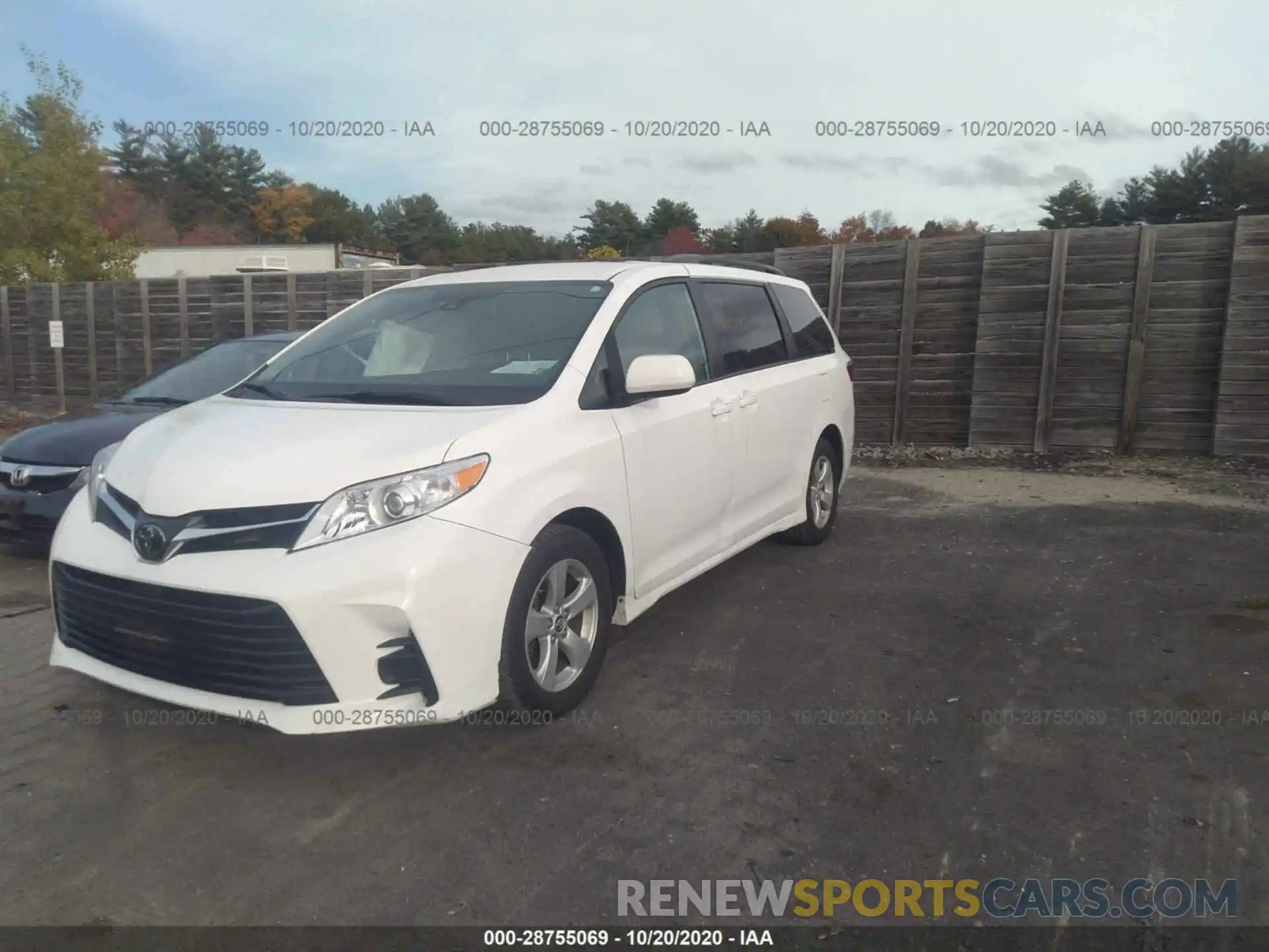 2 Фотография поврежденного автомобиля 5TDKZ3DC6KS009760 TOYOTA SIENNA 2019