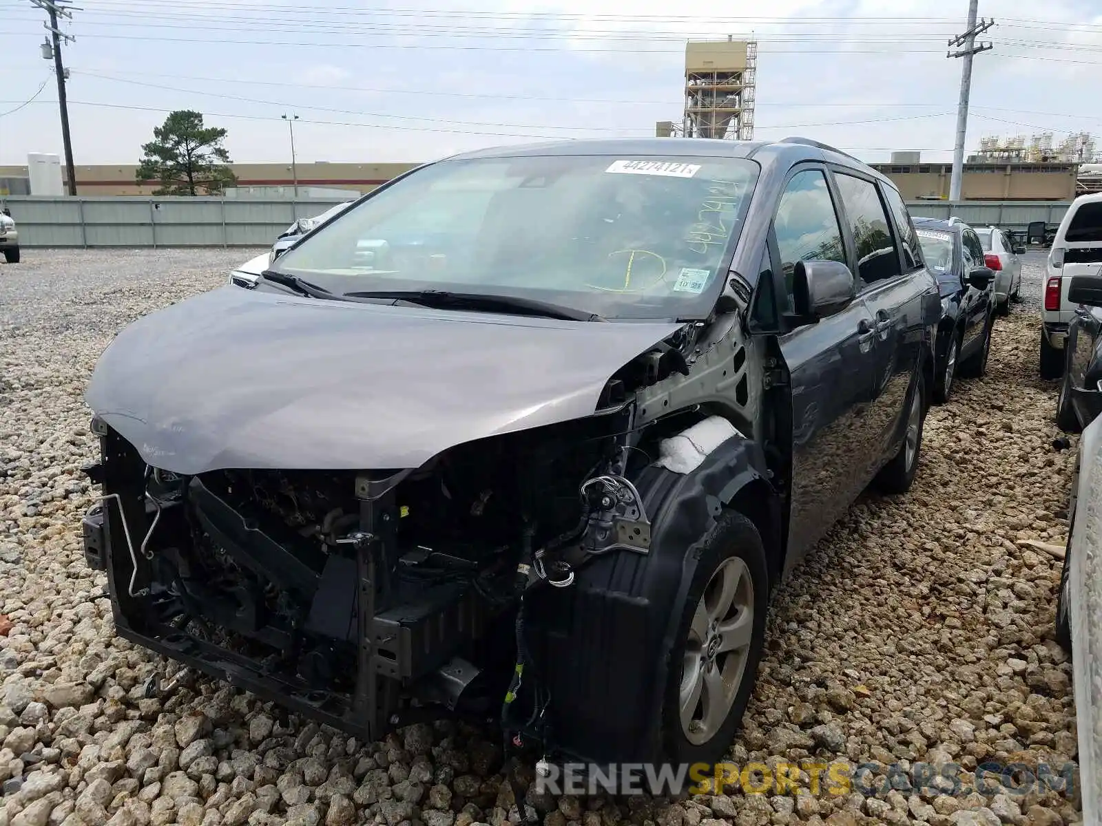 2 Photograph of a damaged car 5TDKZ3DC6KS010584 TOYOTA SIENNA 2019