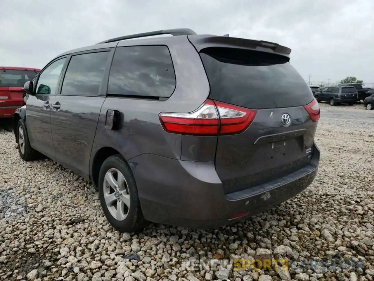 3 Фотография поврежденного автомобиля 5TDKZ3DC6KS010584 TOYOTA SIENNA 2019