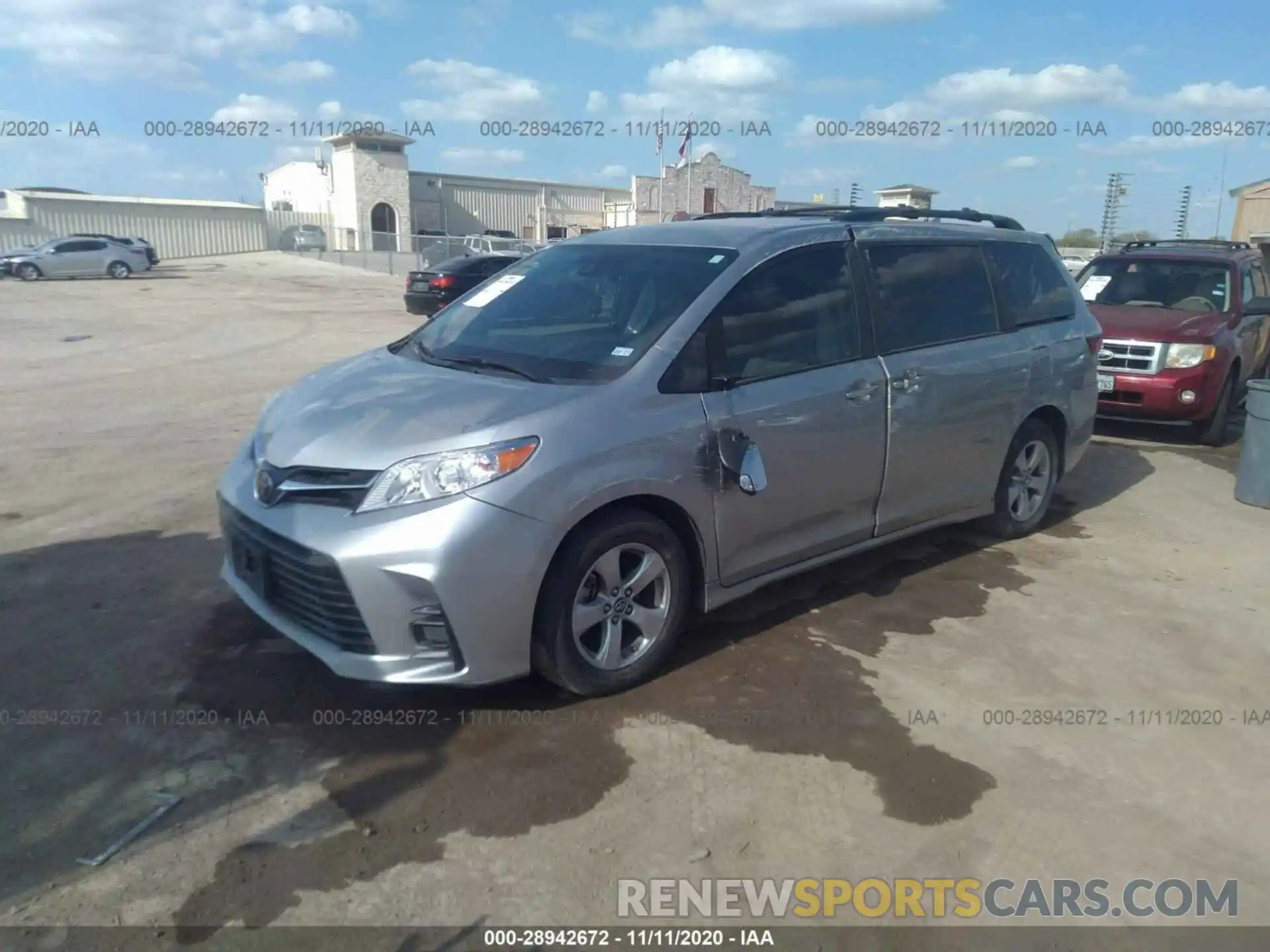 2 Фотография поврежденного автомобиля 5TDKZ3DC6KS013260 TOYOTA SIENNA 2019