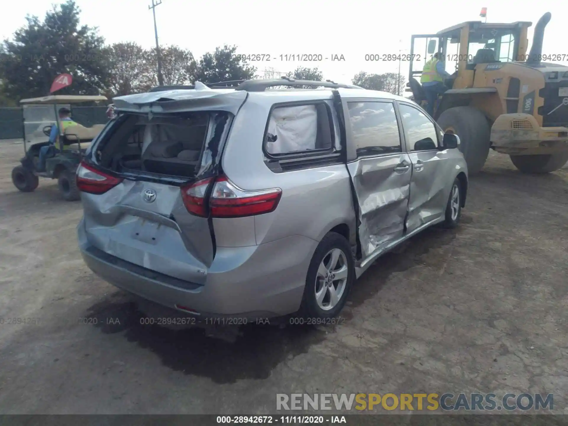 4 Фотография поврежденного автомобиля 5TDKZ3DC6KS013260 TOYOTA SIENNA 2019