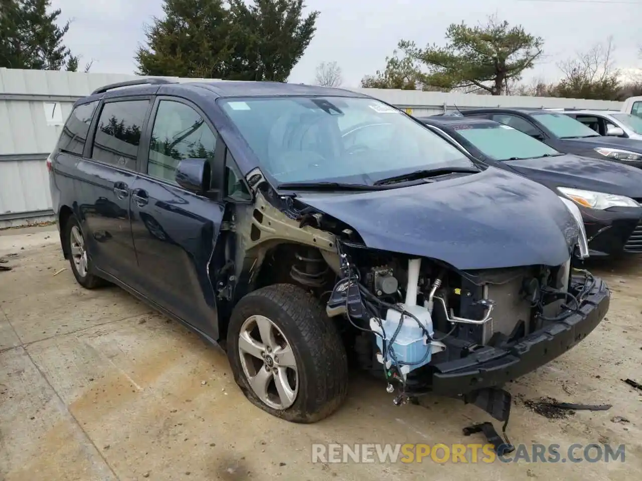 1 Photograph of a damaged car 5TDKZ3DC6KS014635 TOYOTA SIENNA 2019