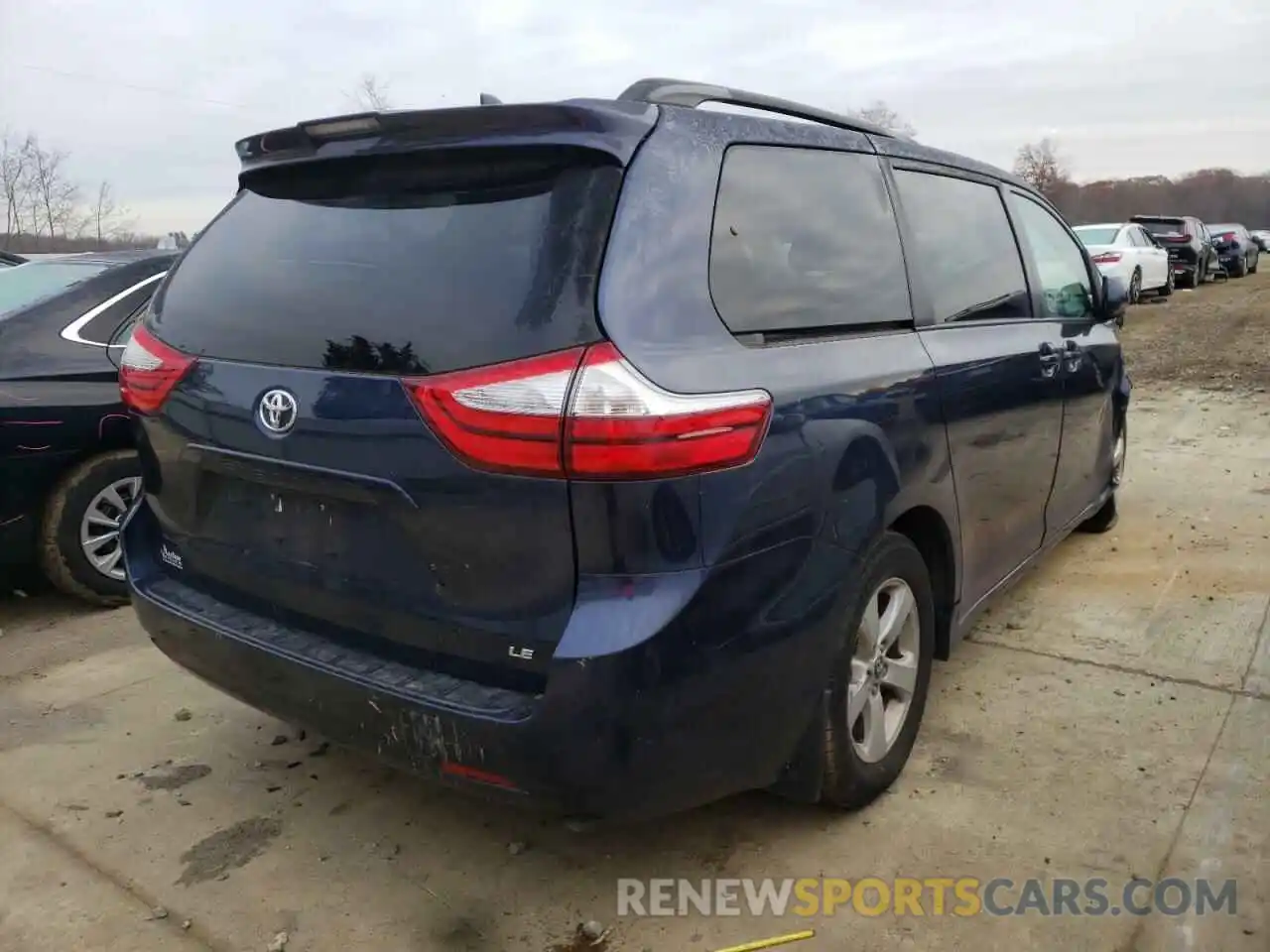 4 Photograph of a damaged car 5TDKZ3DC6KS014635 TOYOTA SIENNA 2019