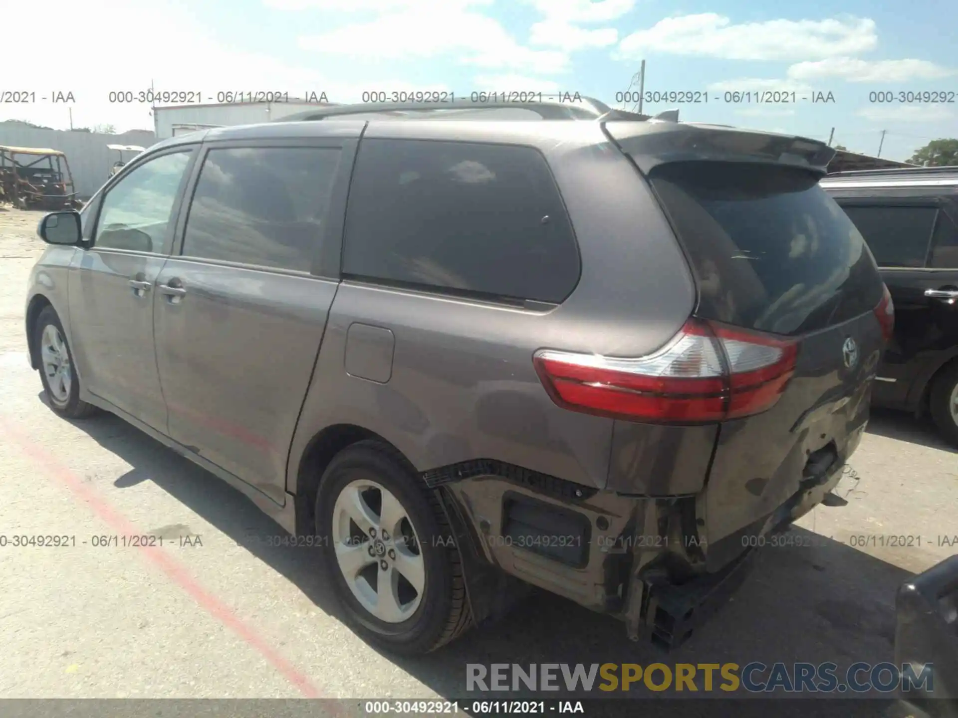 3 Photograph of a damaged car 5TDKZ3DC6KS014702 TOYOTA SIENNA 2019