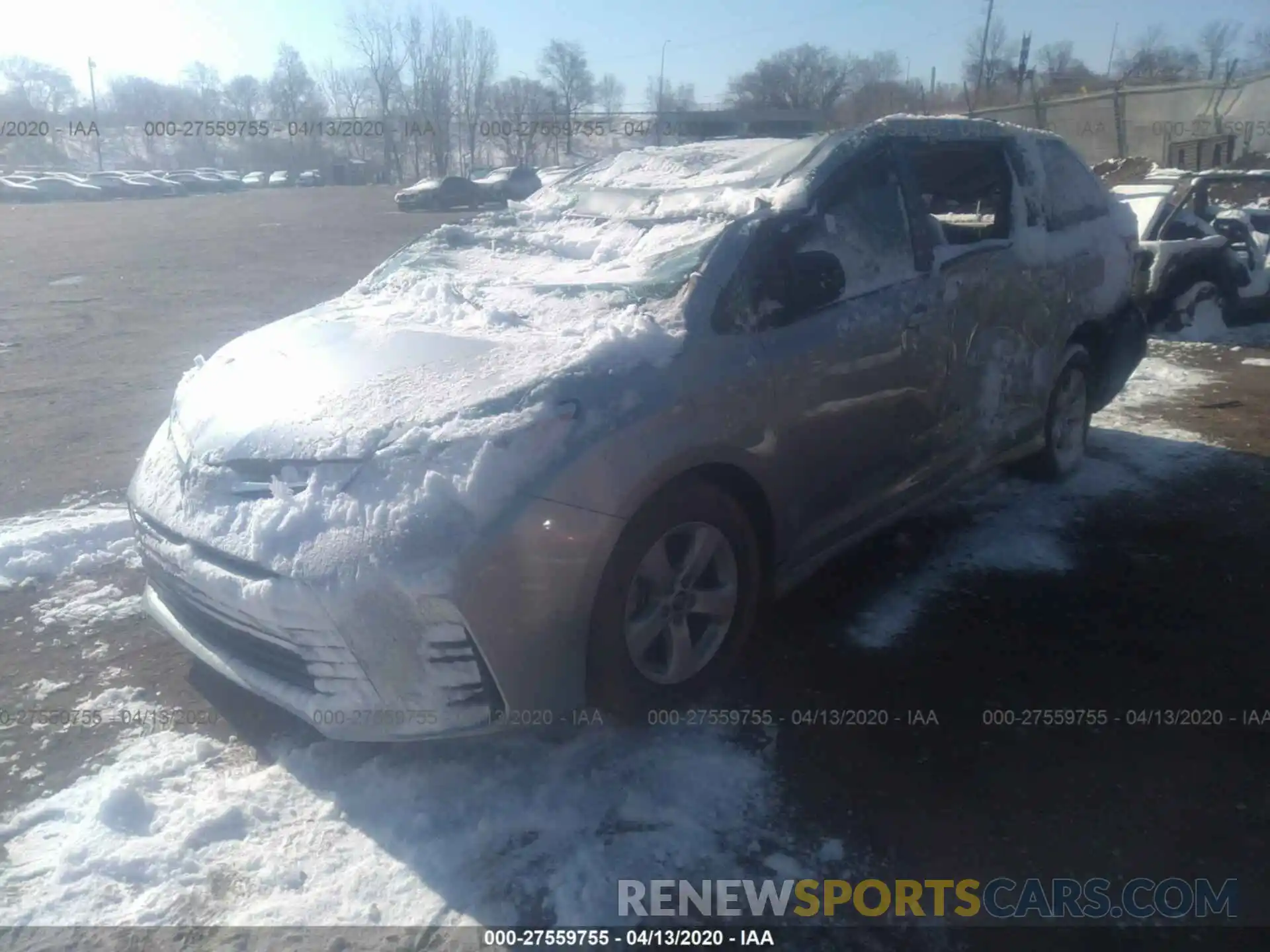 2 Photograph of a damaged car 5TDKZ3DC6KS015882 TOYOTA SIENNA 2019