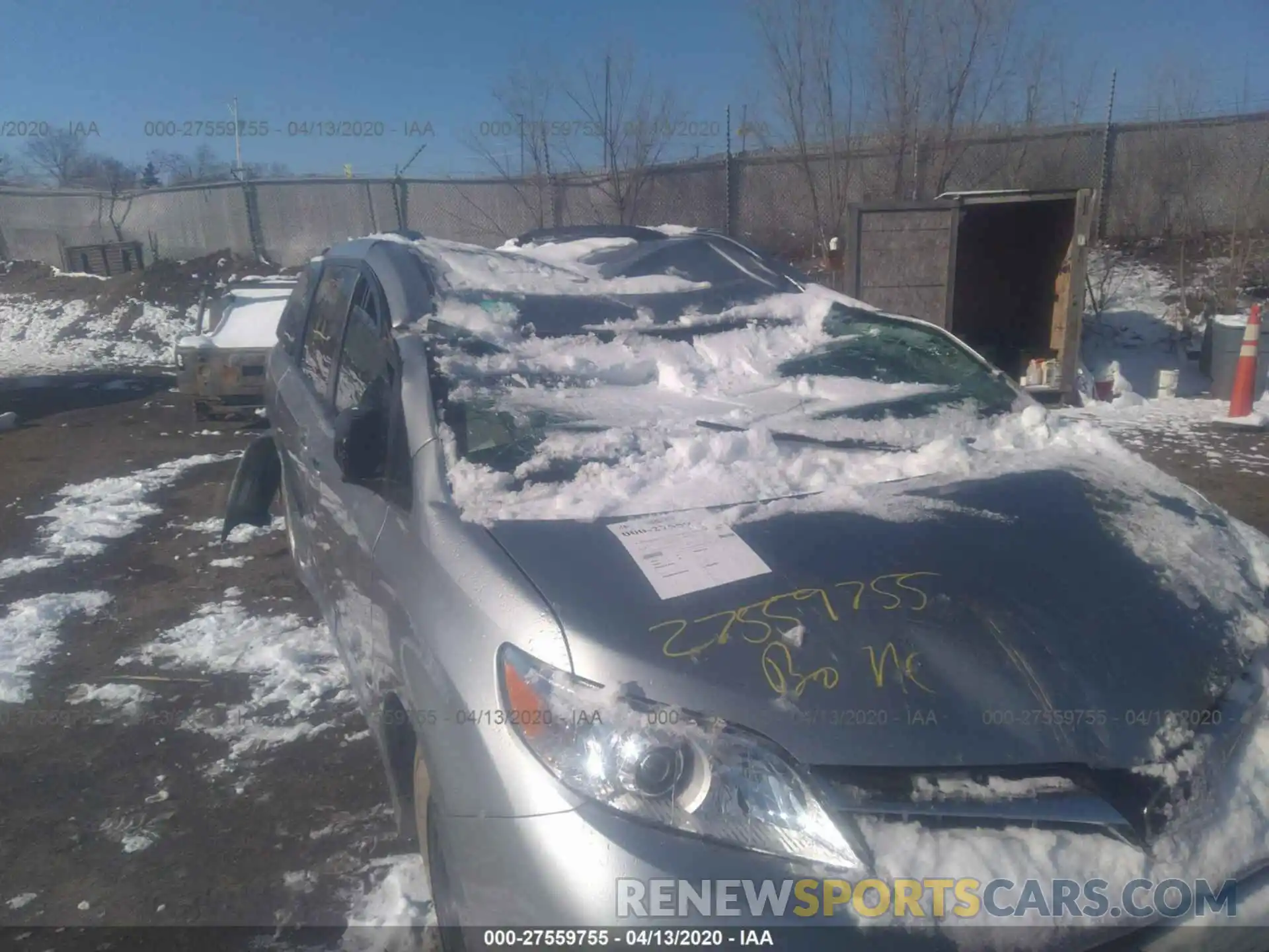 6 Photograph of a damaged car 5TDKZ3DC6KS015882 TOYOTA SIENNA 2019