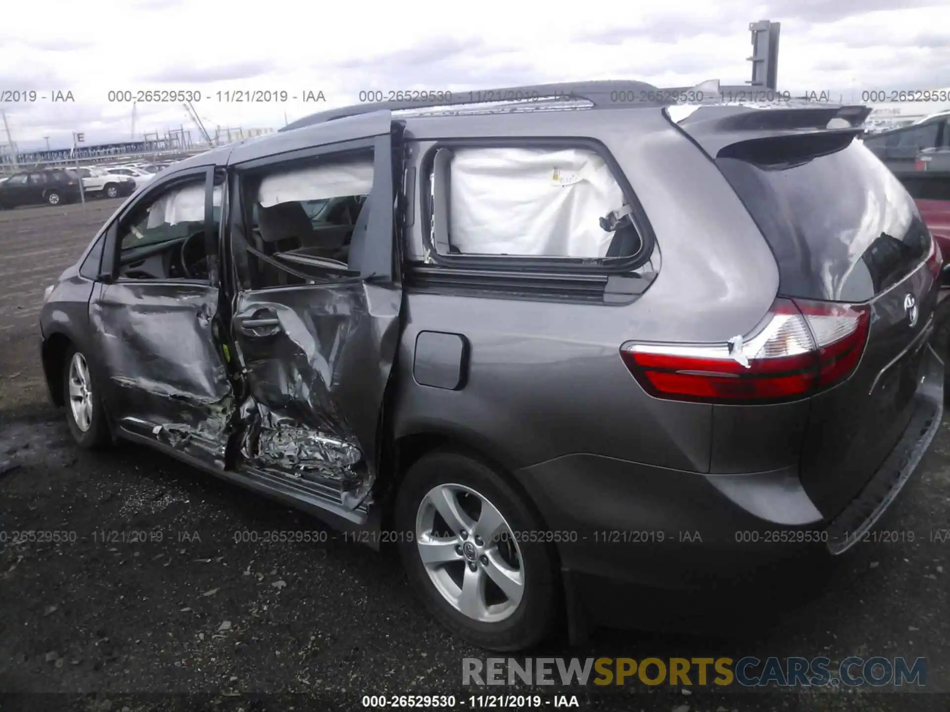 3 Photograph of a damaged car 5TDKZ3DC6KS016207 TOYOTA SIENNA 2019