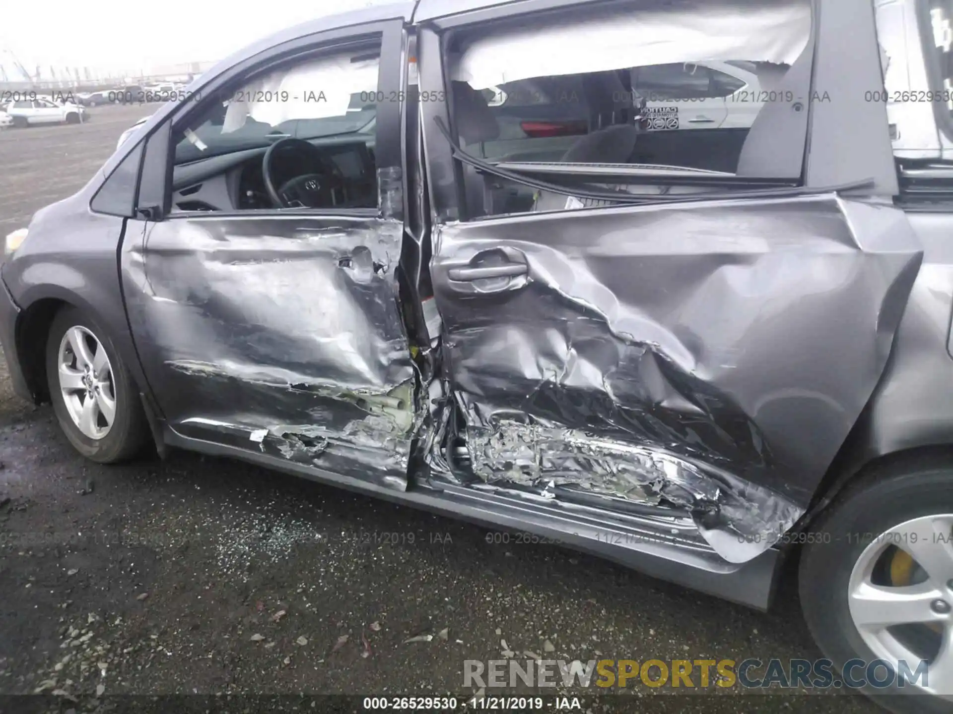 6 Photograph of a damaged car 5TDKZ3DC6KS016207 TOYOTA SIENNA 2019