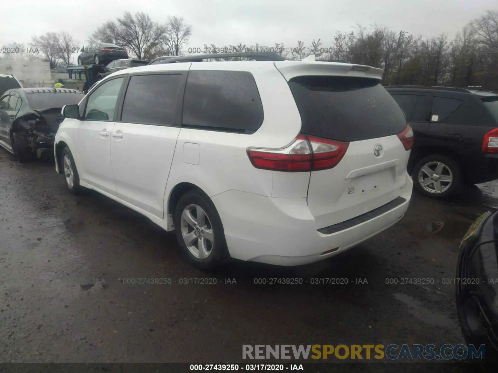 3 Фотография поврежденного автомобиля 5TDKZ3DC6KS017311 TOYOTA SIENNA 2019