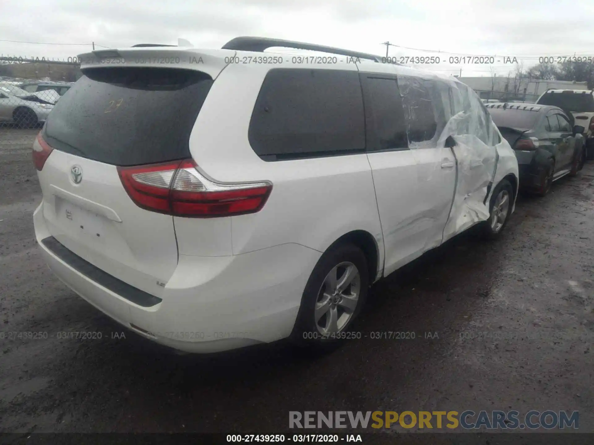 4 Фотография поврежденного автомобиля 5TDKZ3DC6KS017311 TOYOTA SIENNA 2019