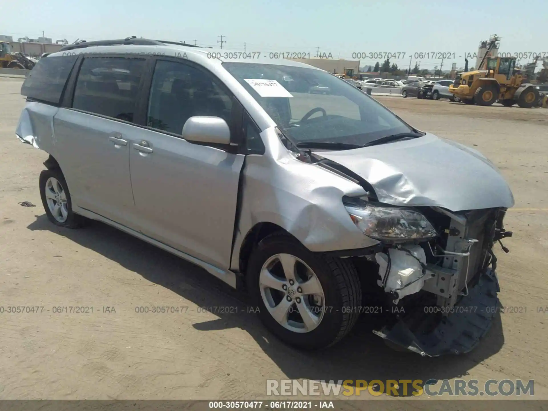 1 Photograph of a damaged car 5TDKZ3DC6KS019401 TOYOTA SIENNA 2019