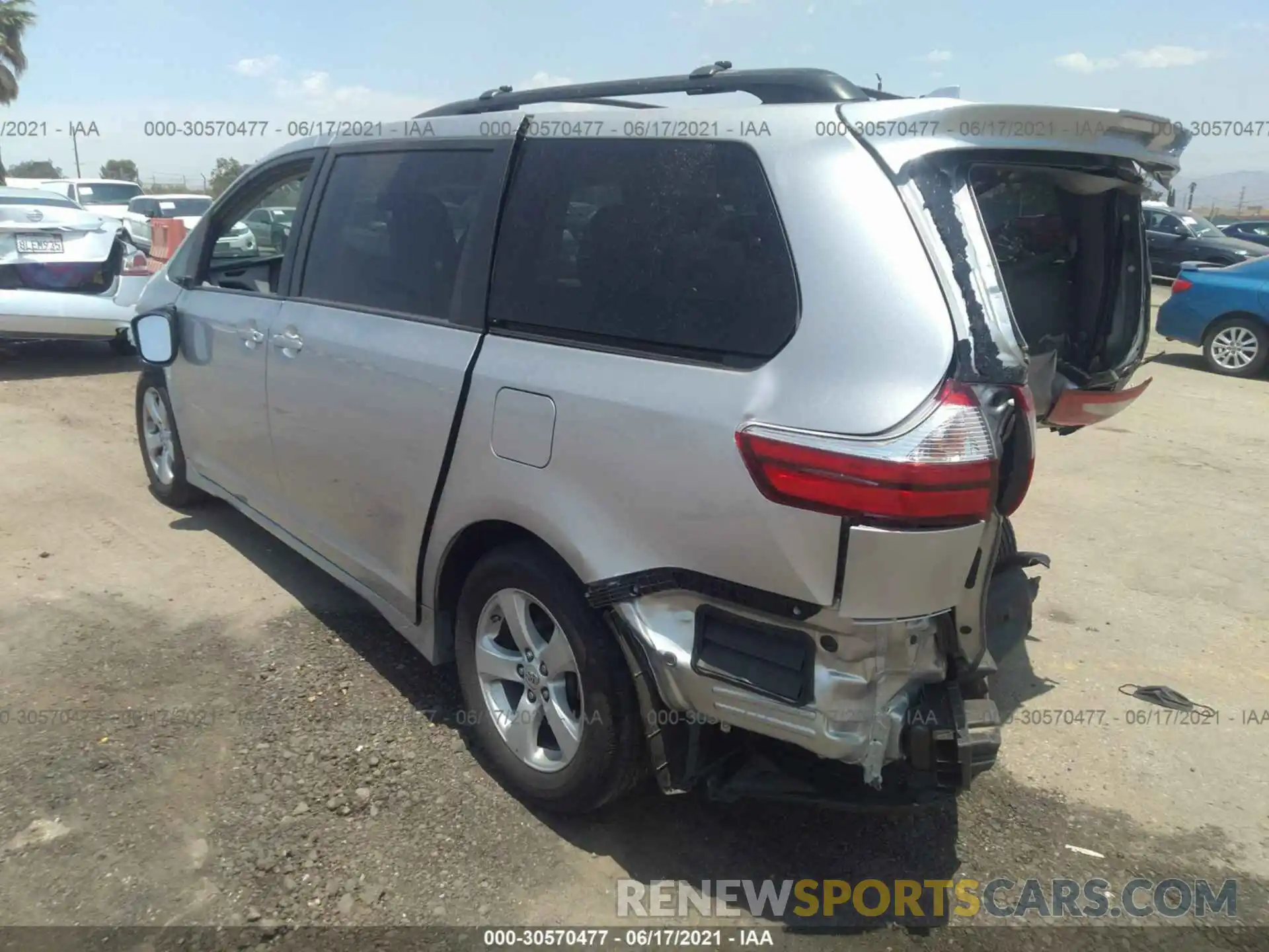 3 Photograph of a damaged car 5TDKZ3DC6KS019401 TOYOTA SIENNA 2019